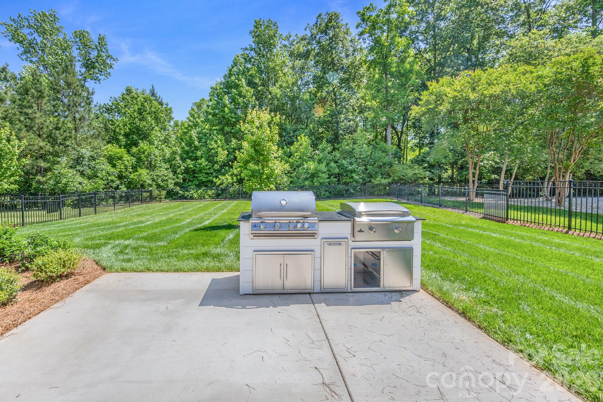 6407 Barcelona Way — Charlotte
