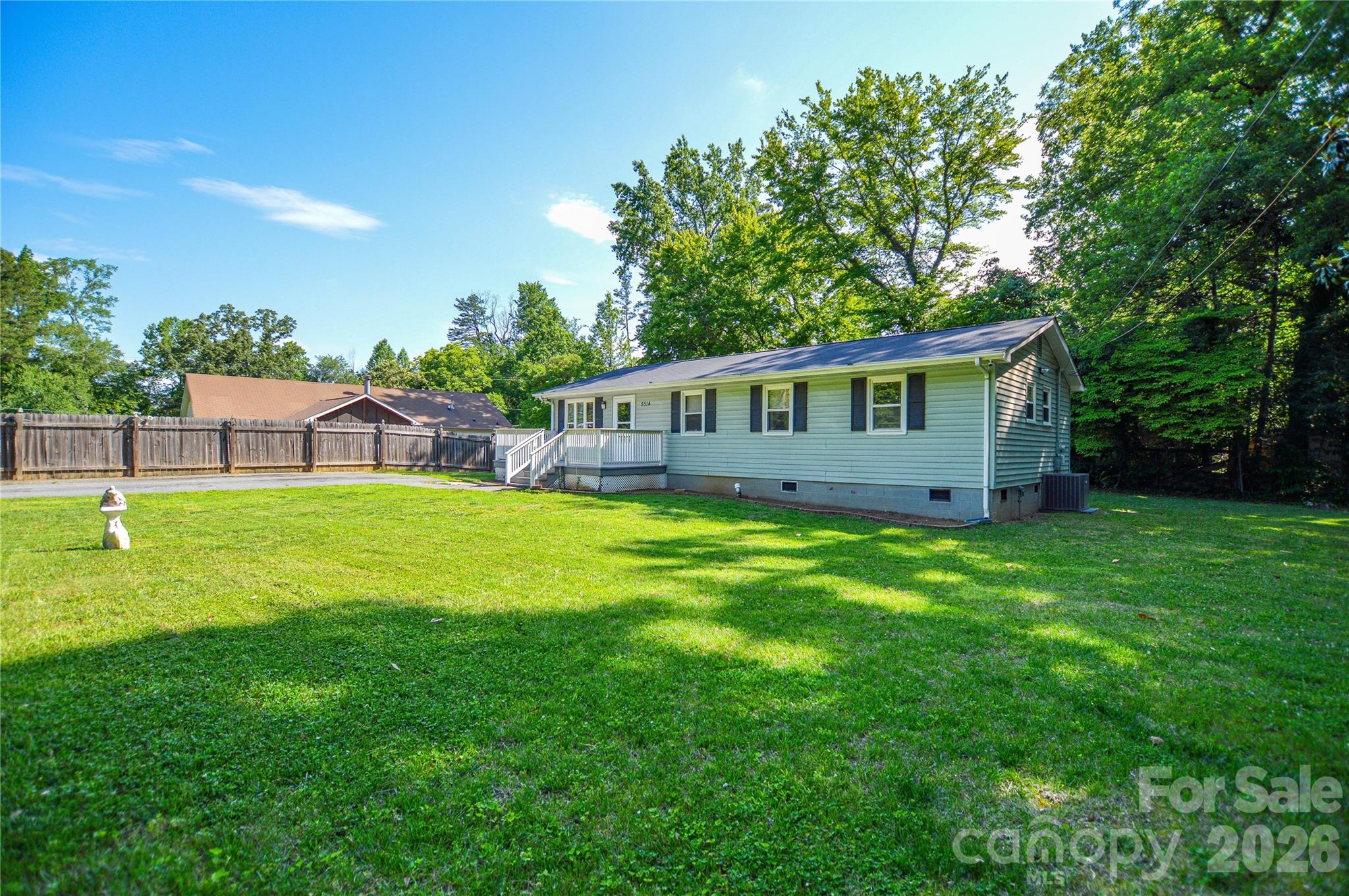 5514 Collins Street — Charlotte