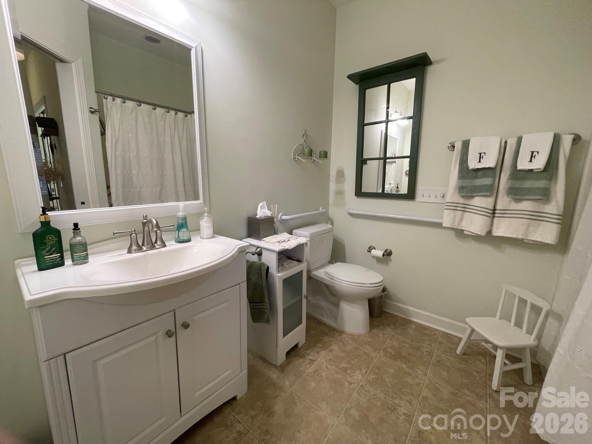 479 26th Avenue NE #B — Hickory
