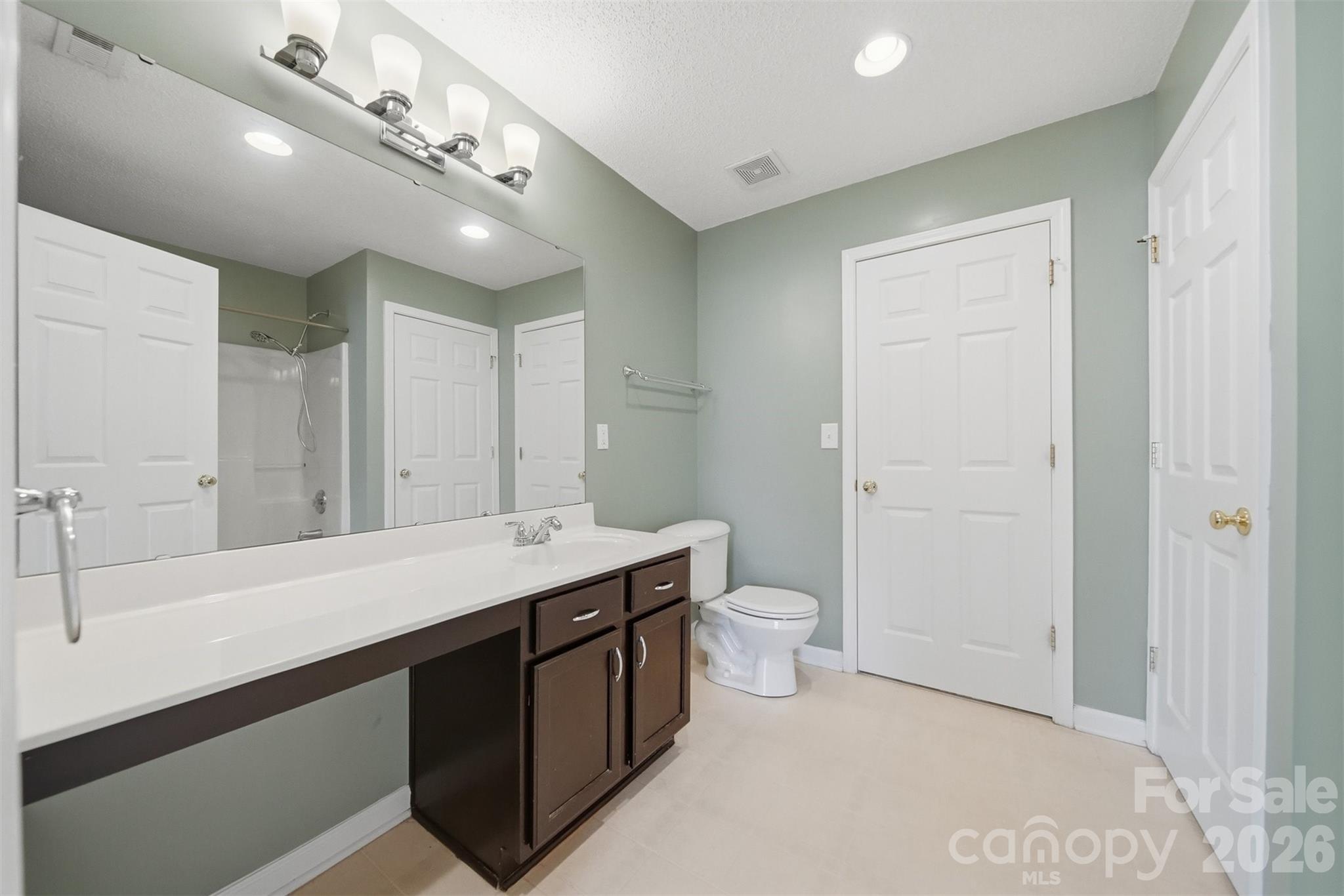 2155 Edenderry Drive — Statesville