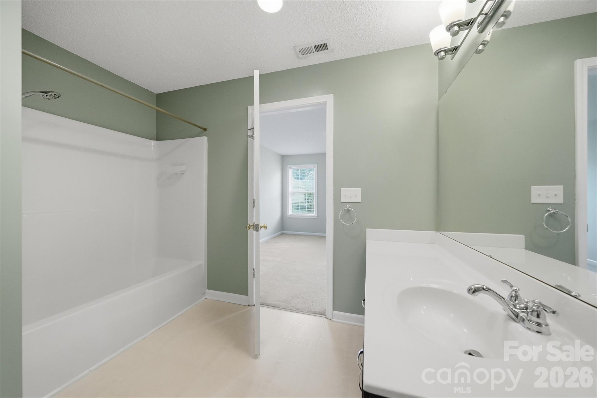 2155 Edenderry Drive — Statesville