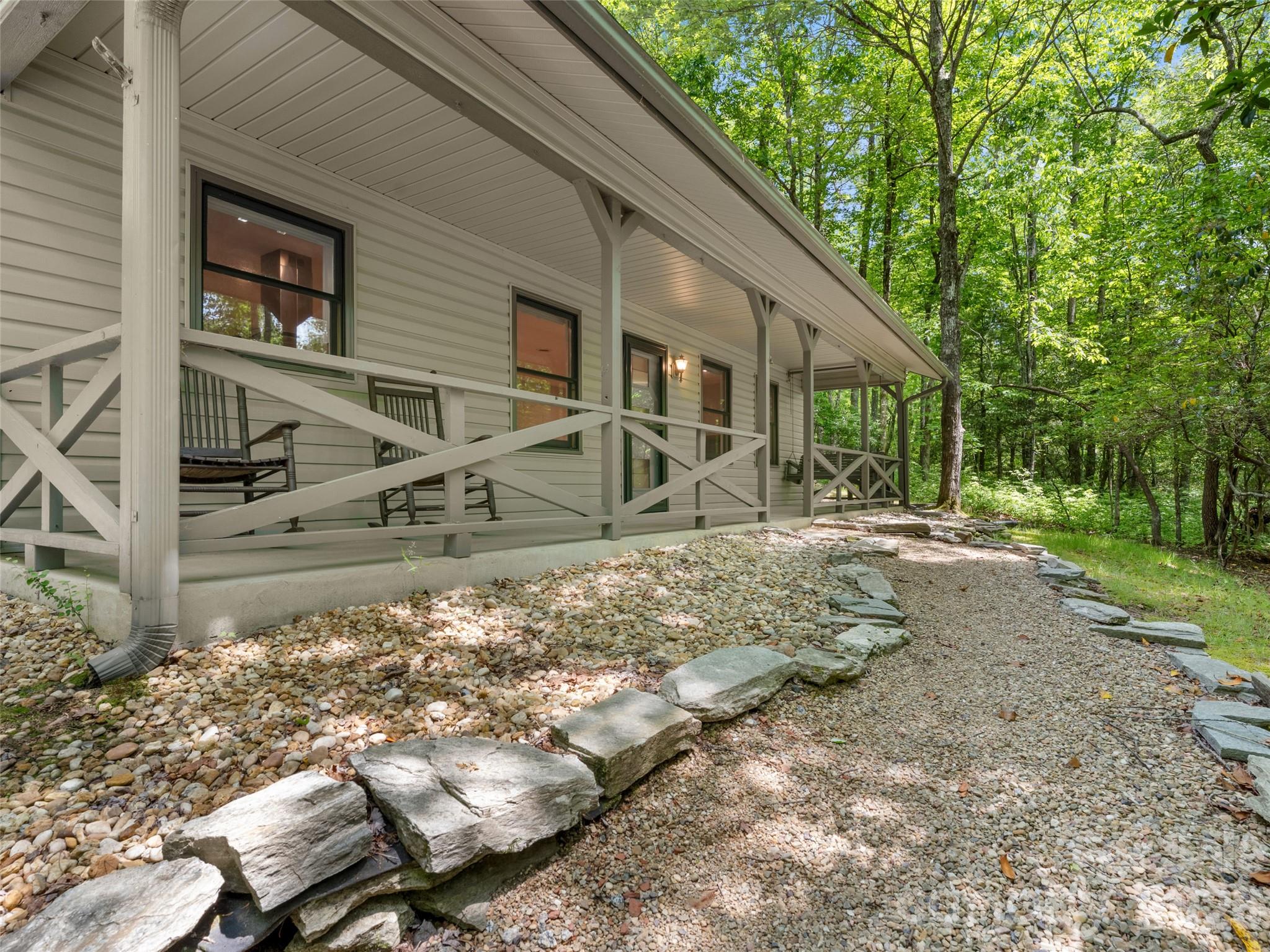 90 Cheestoonaya Way — Brevard