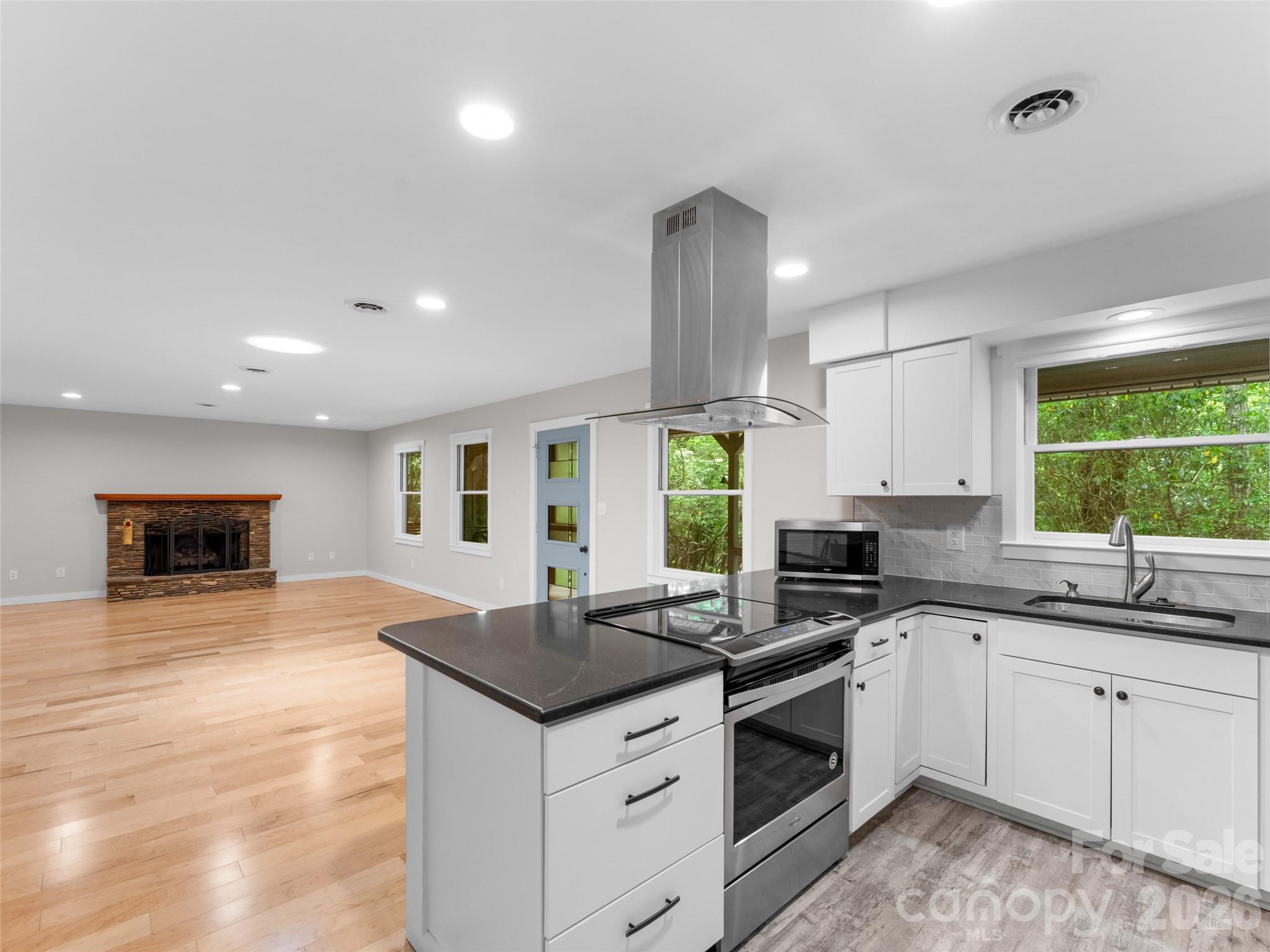 90 Cheestoonaya Way — Brevard