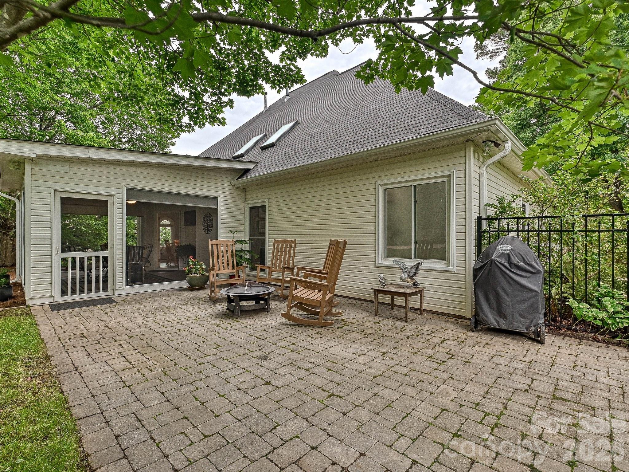 1719 Brandywine Drive — Matthews