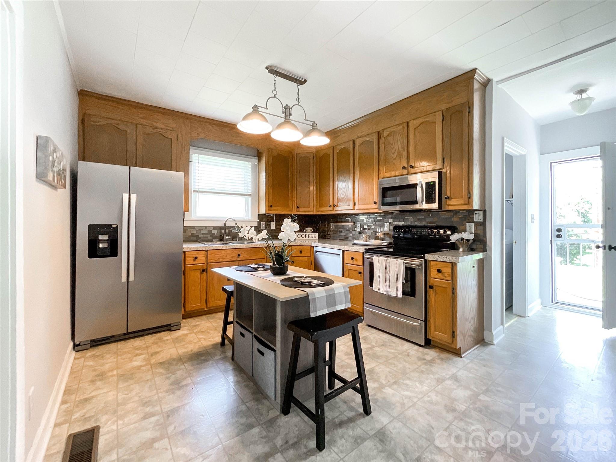 1616 Perfection Avenue #10 — Belmont