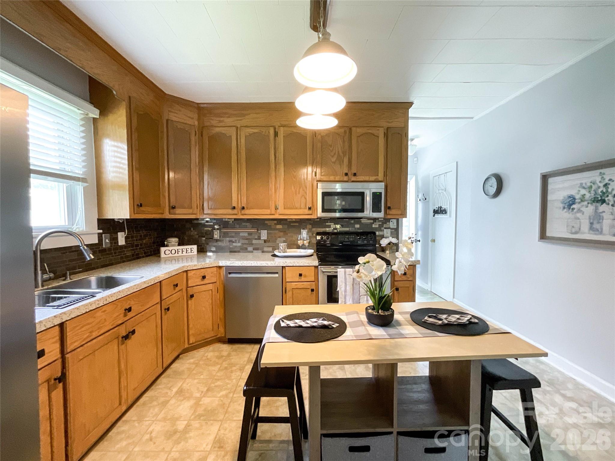 1616 Perfection Avenue #10 — Belmont