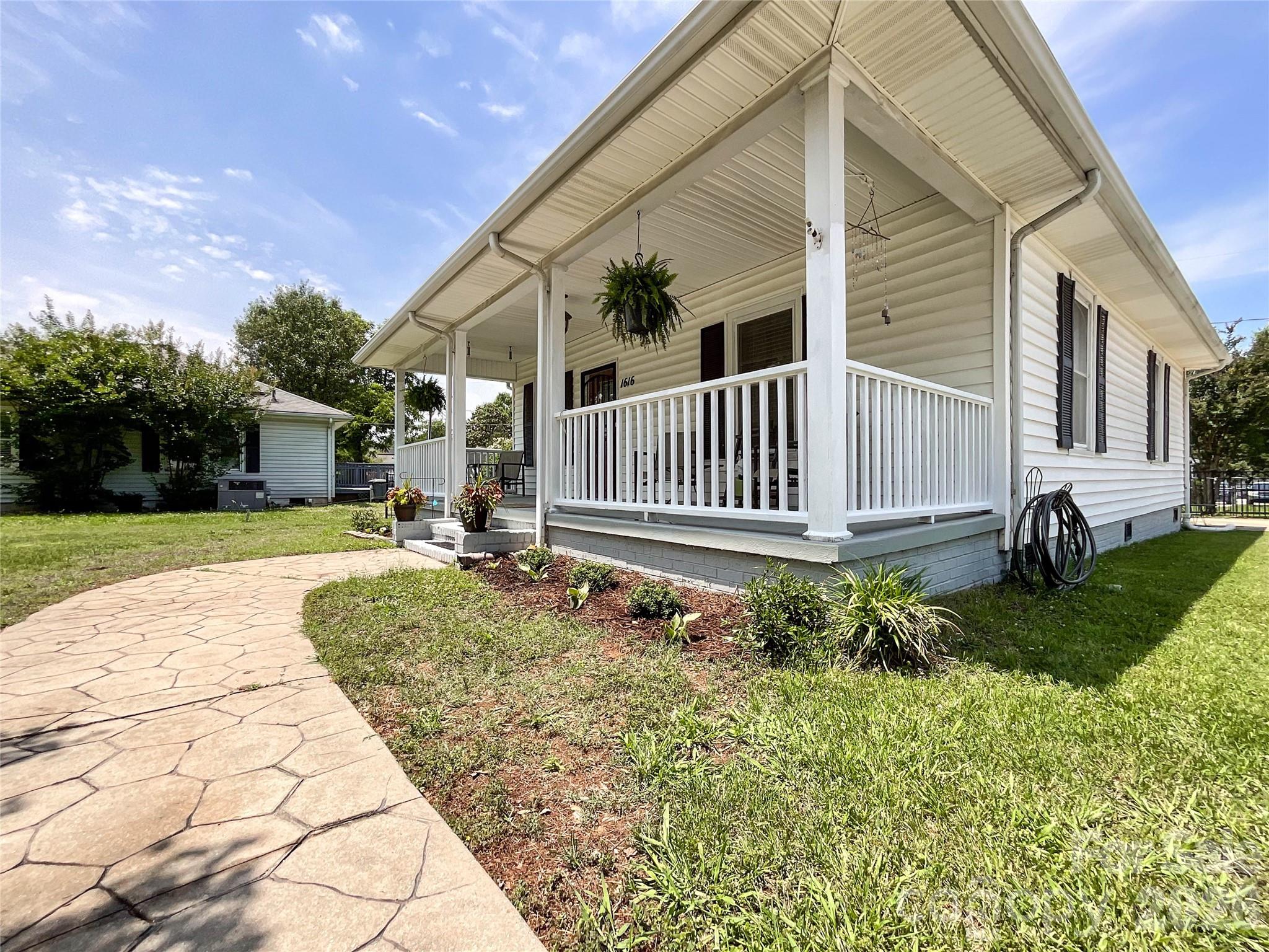 1616 Perfection Avenue #10 — Belmont