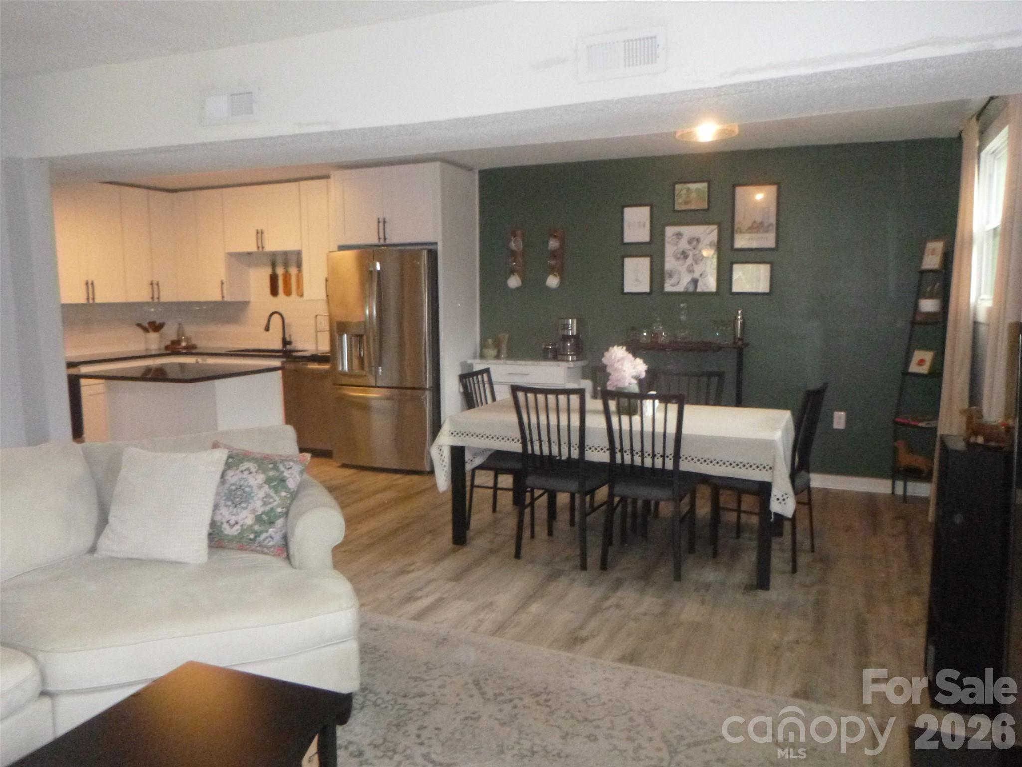 5662 Coulee Place — Charlotte