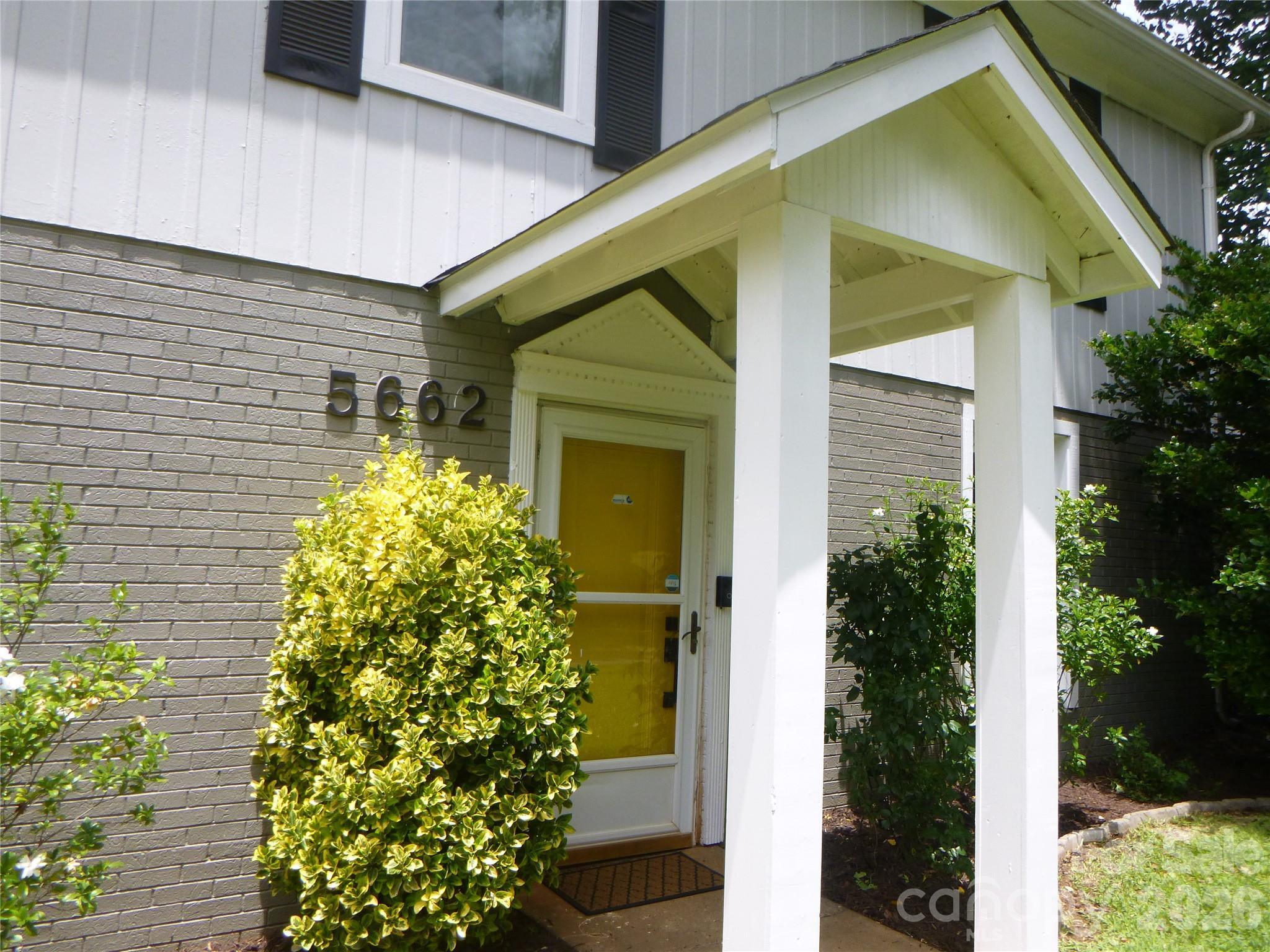 5662 Coulee Place — Charlotte