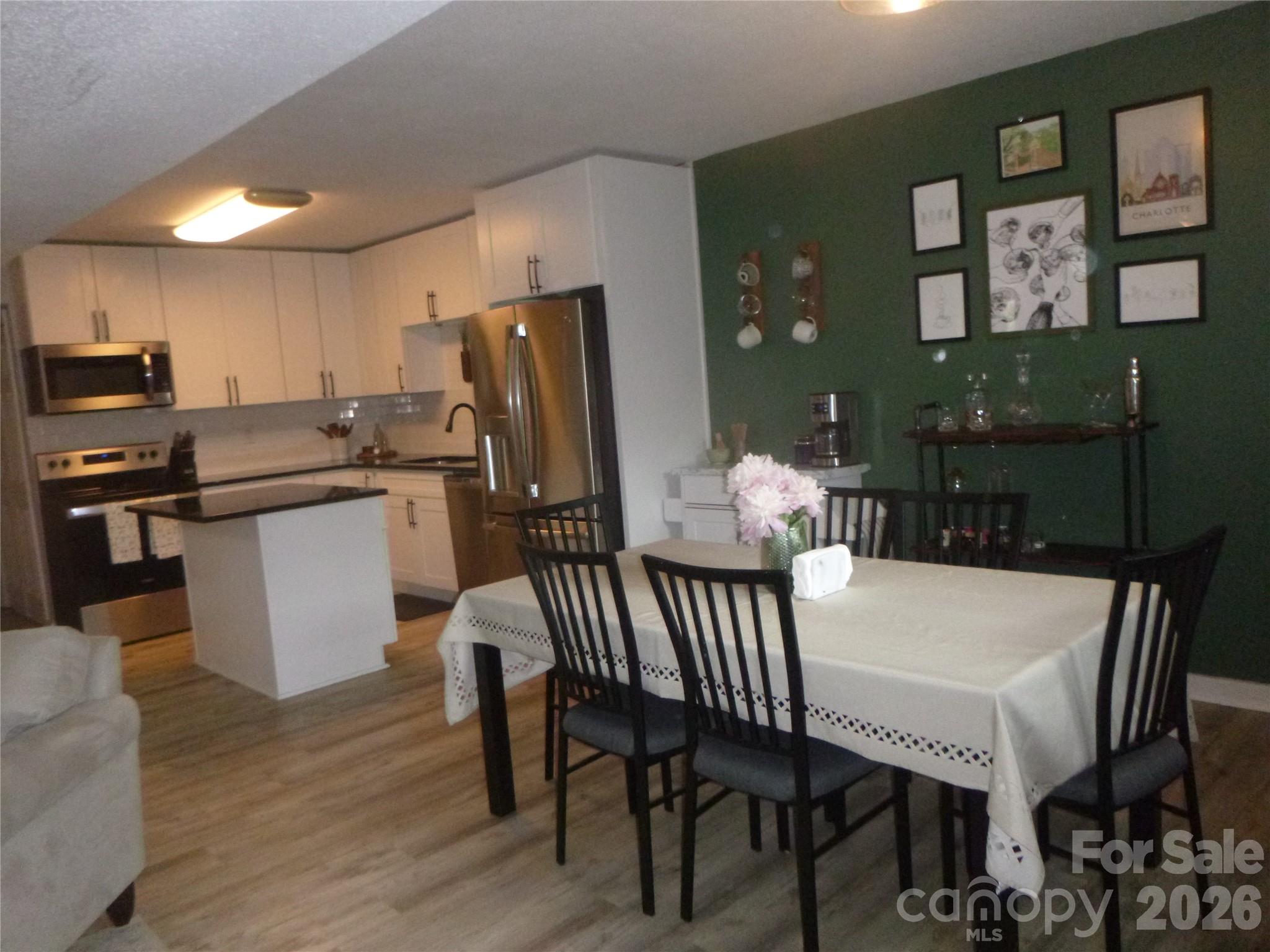 5662 Coulee Place — Charlotte