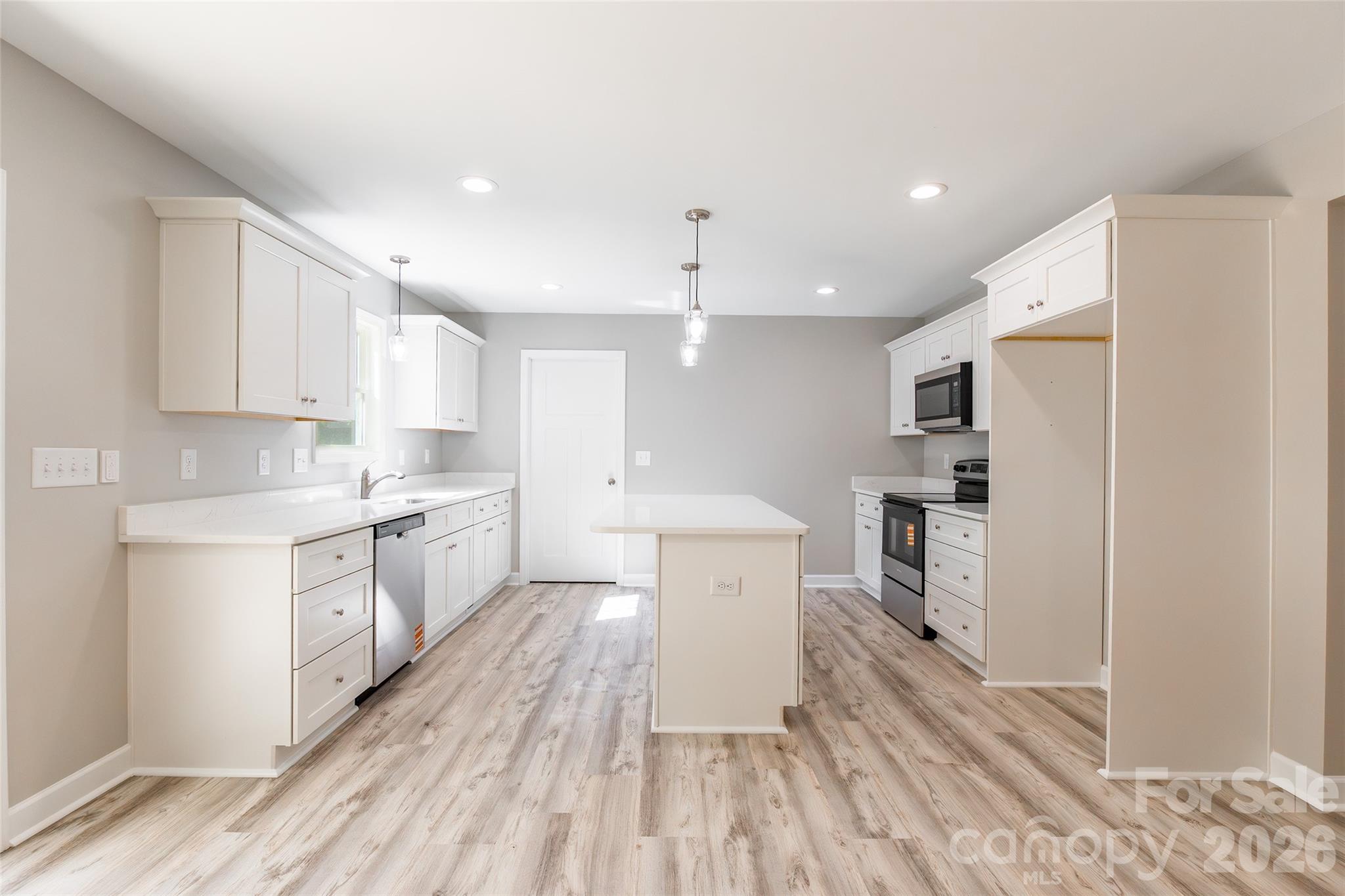 1630 Riddle Road — Clover