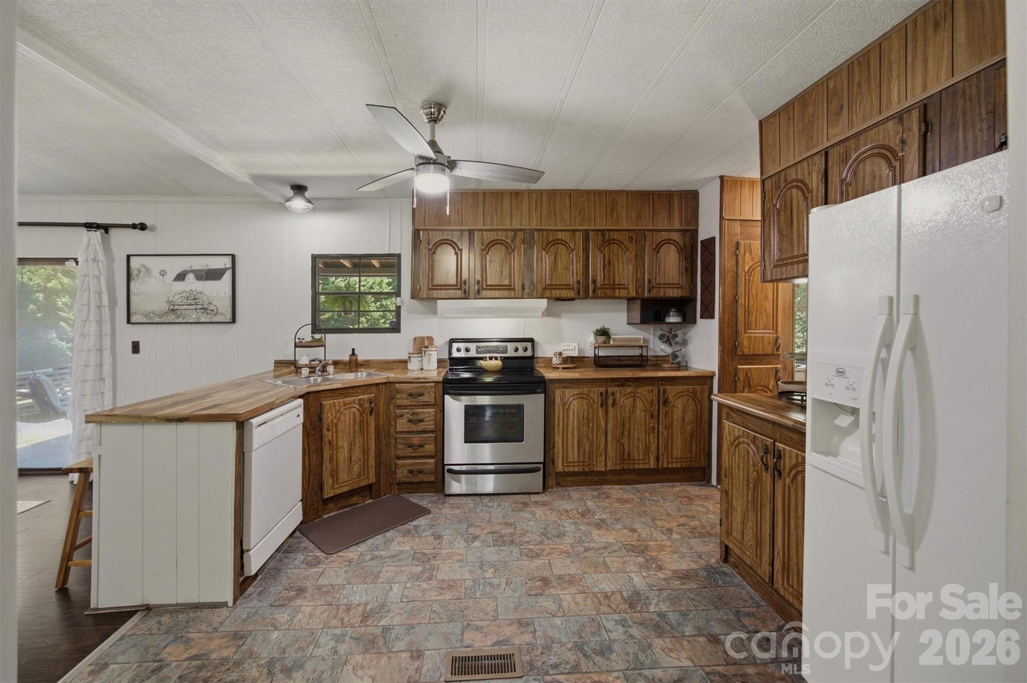 2733 Powell Drive Extension — Valdese