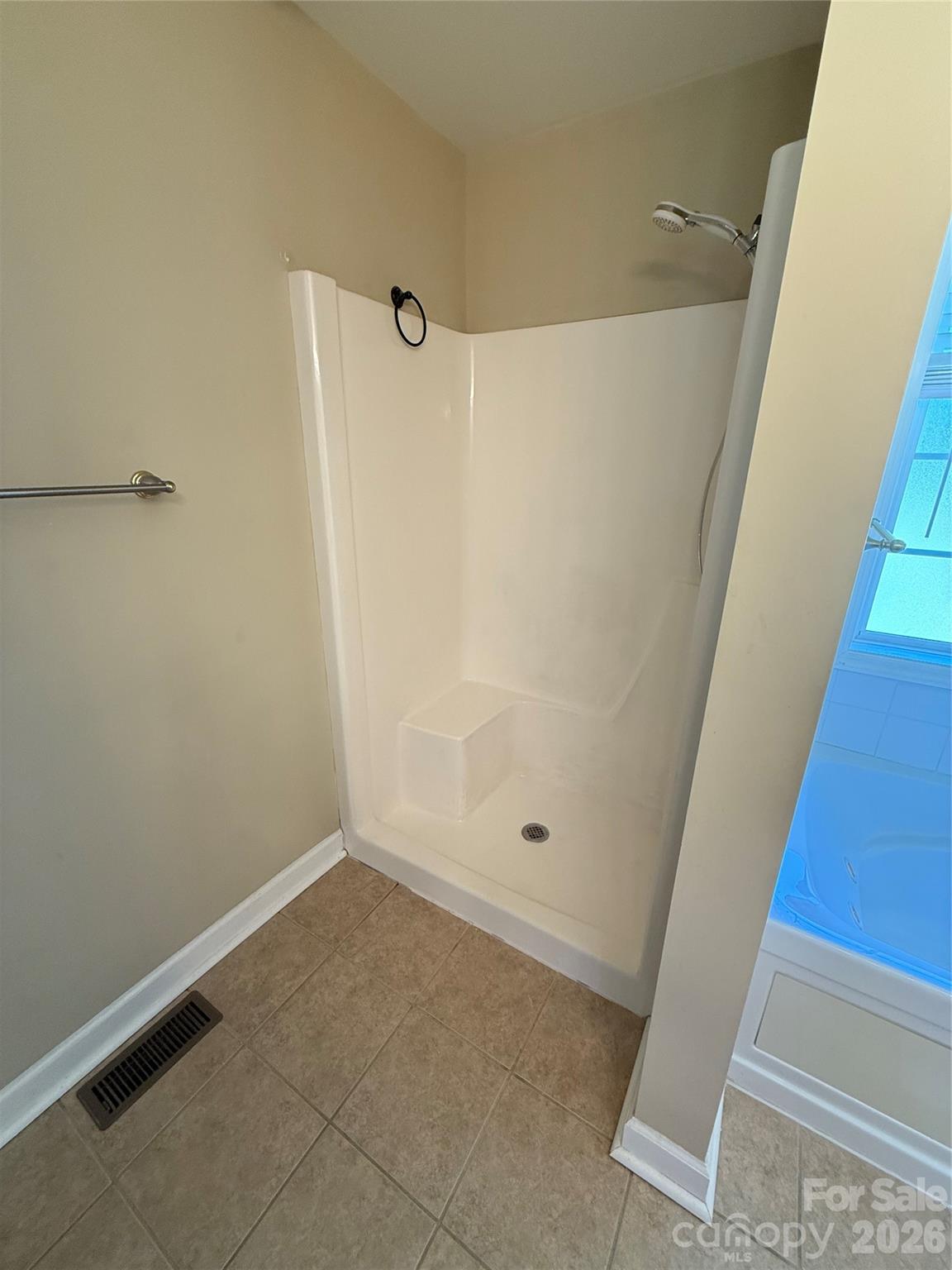 2178 Ixoria Road #6 — Lancaster