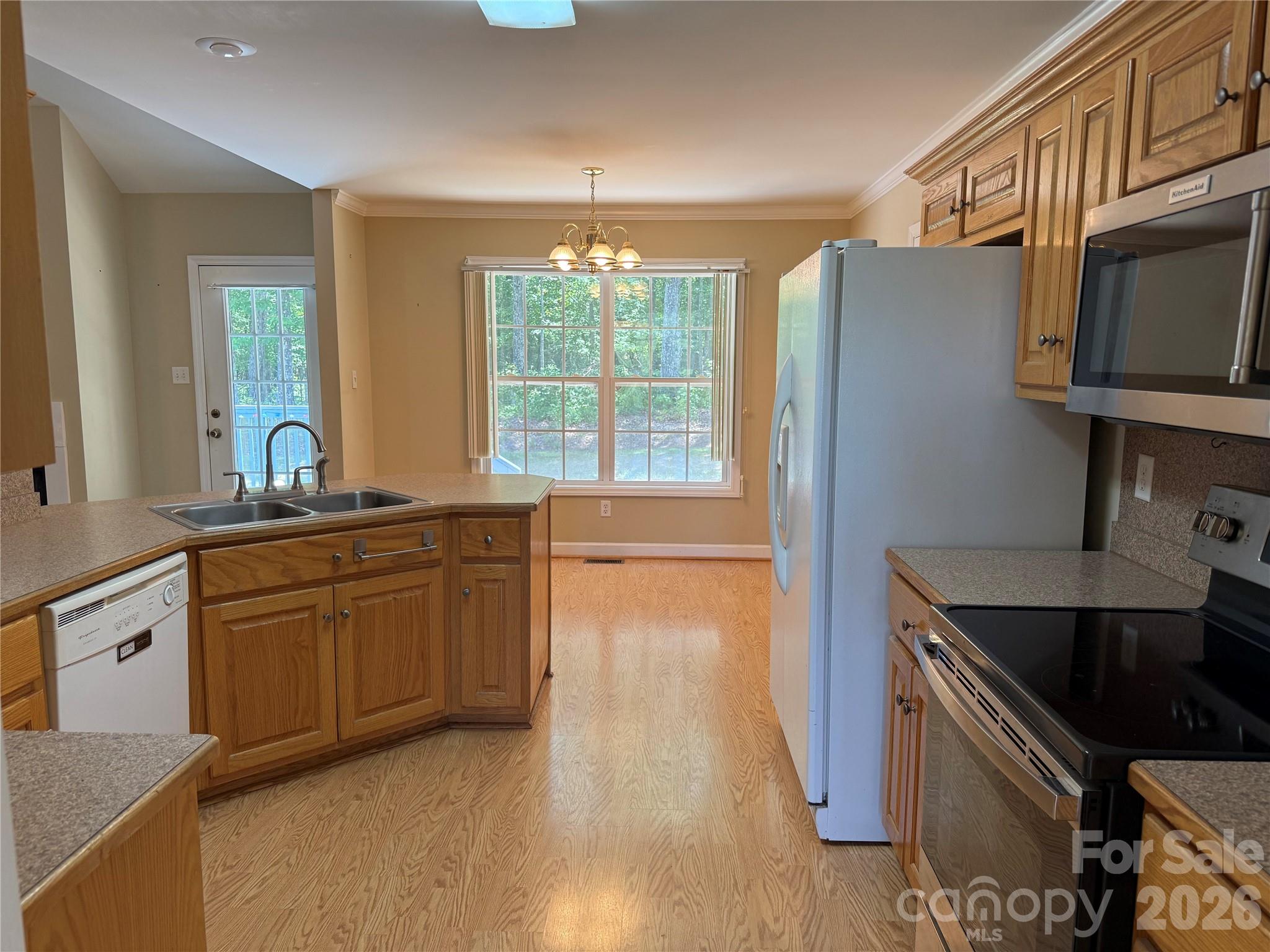 2178 Ixoria Road #6 — Lancaster