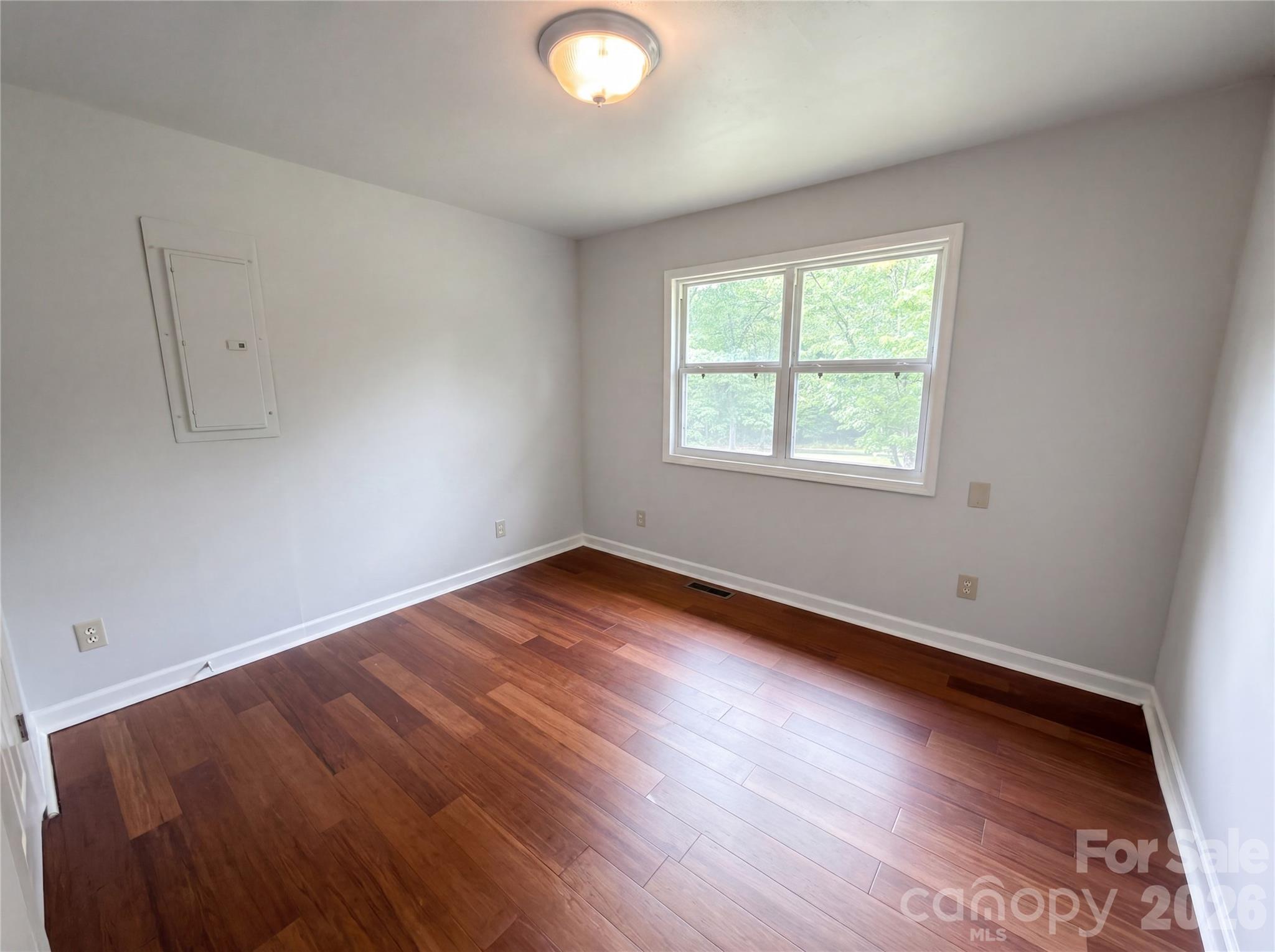 565 Rutledge Drive — Catawba