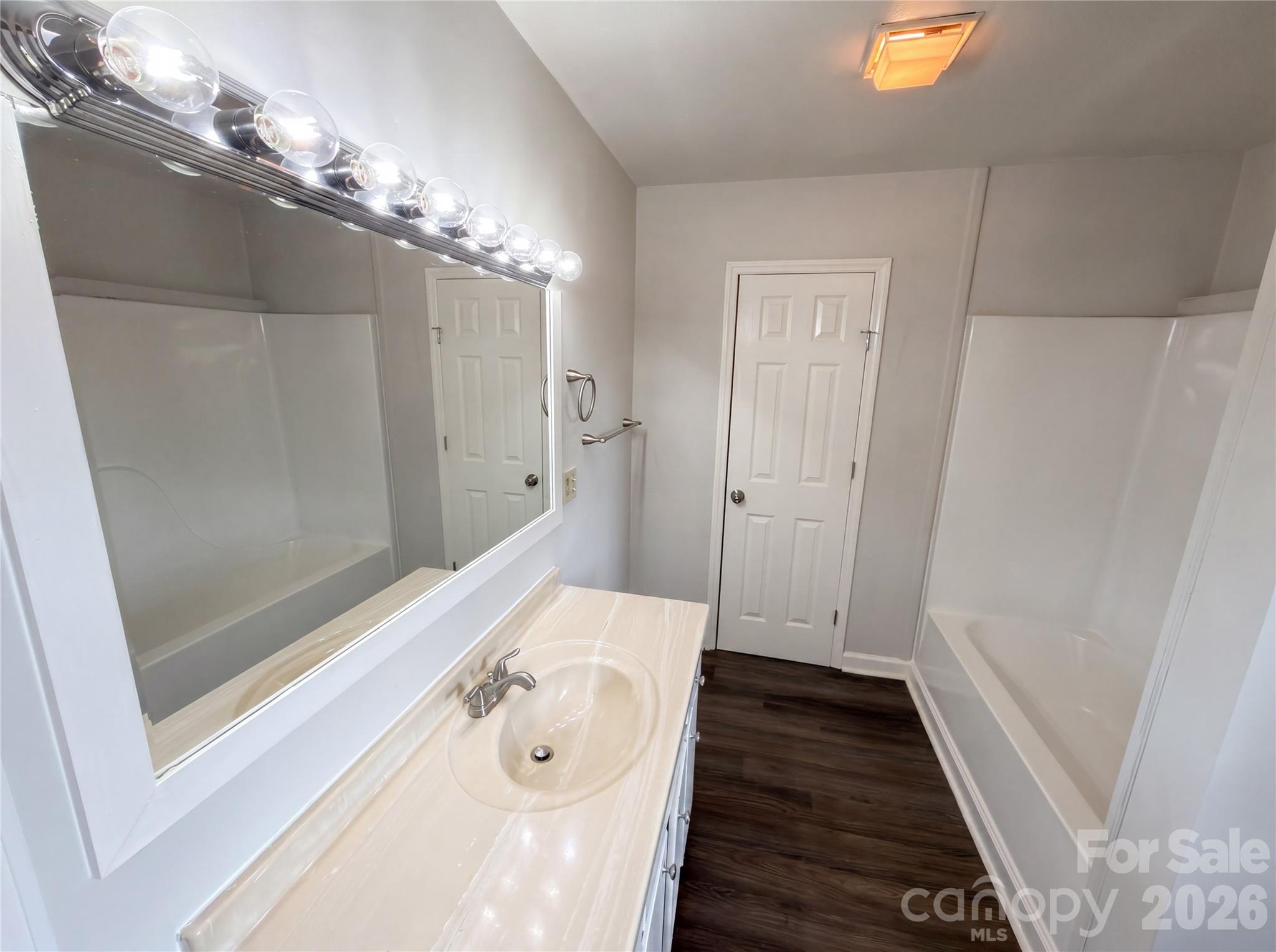 565 Rutledge Drive — Catawba