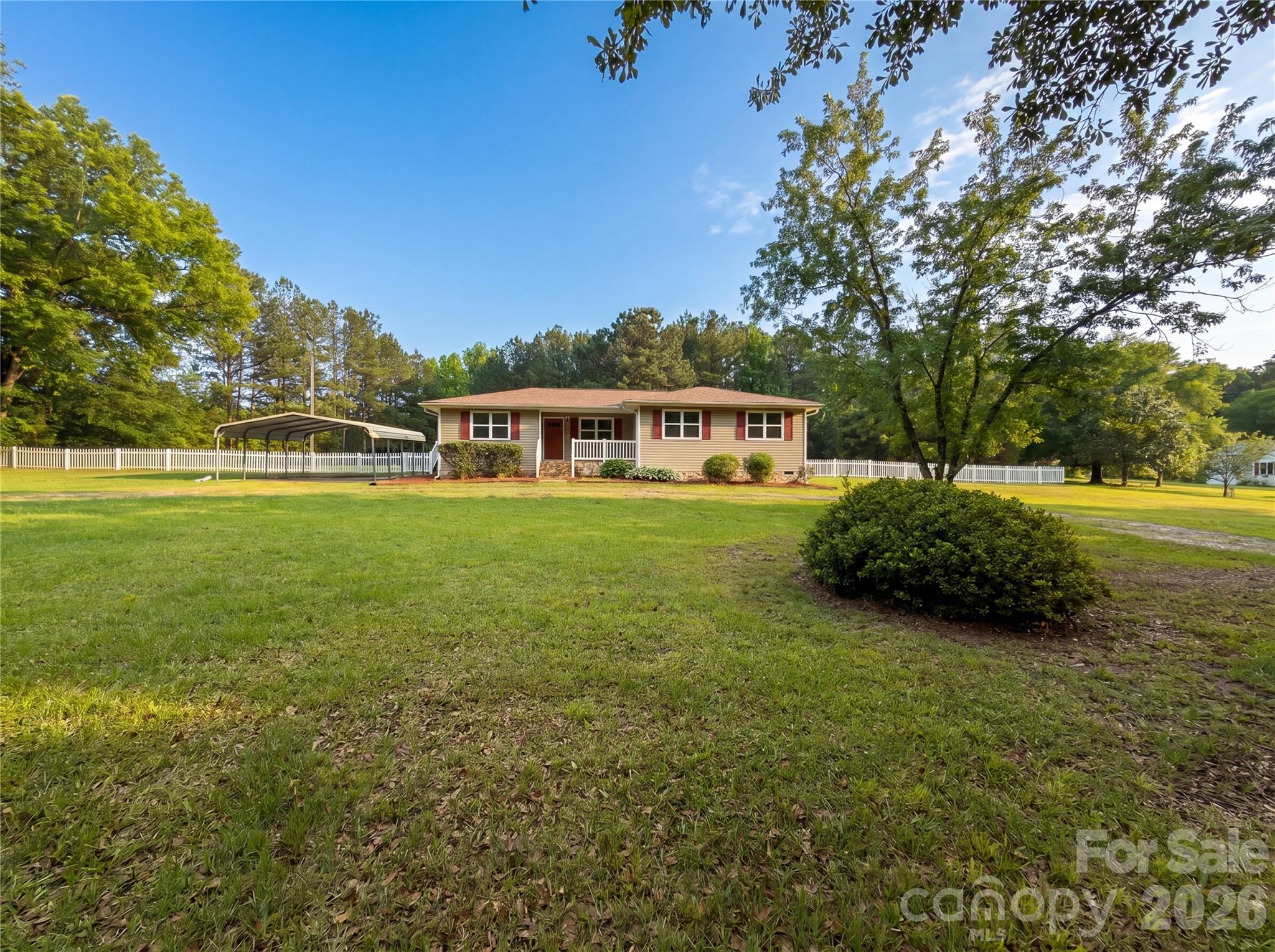 565 Rutledge Drive — Catawba