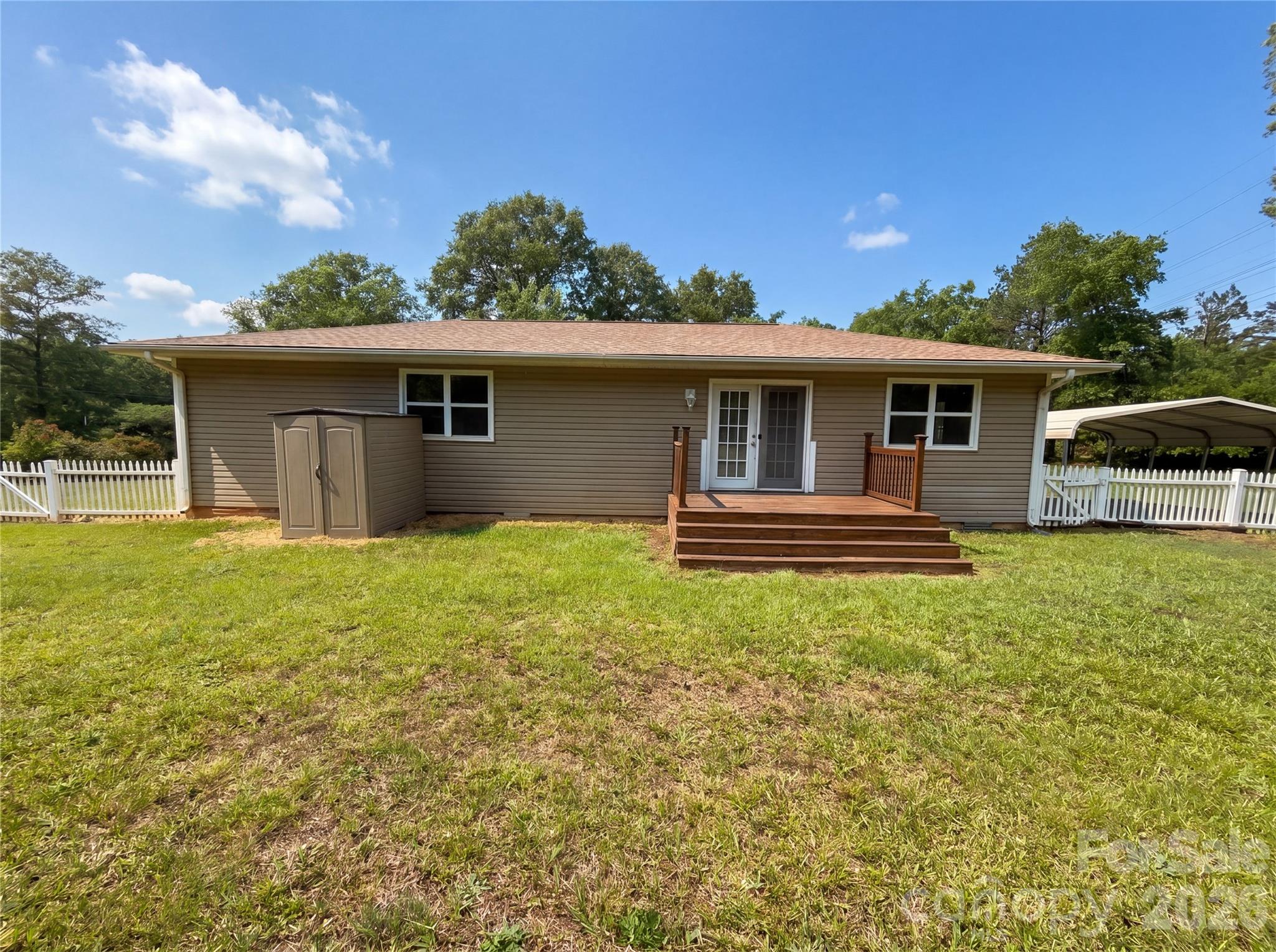 565 Rutledge Drive — Catawba
