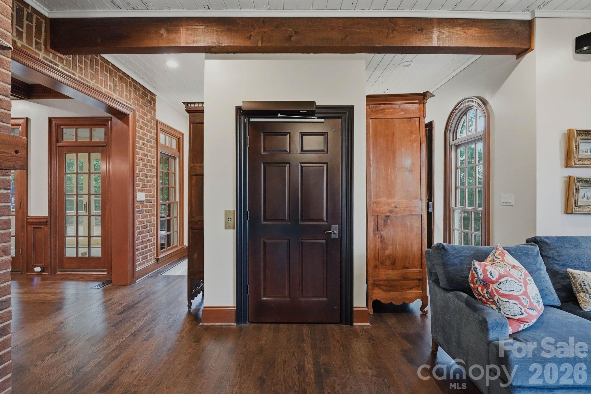 8700 Challis Farm Road — Charlotte