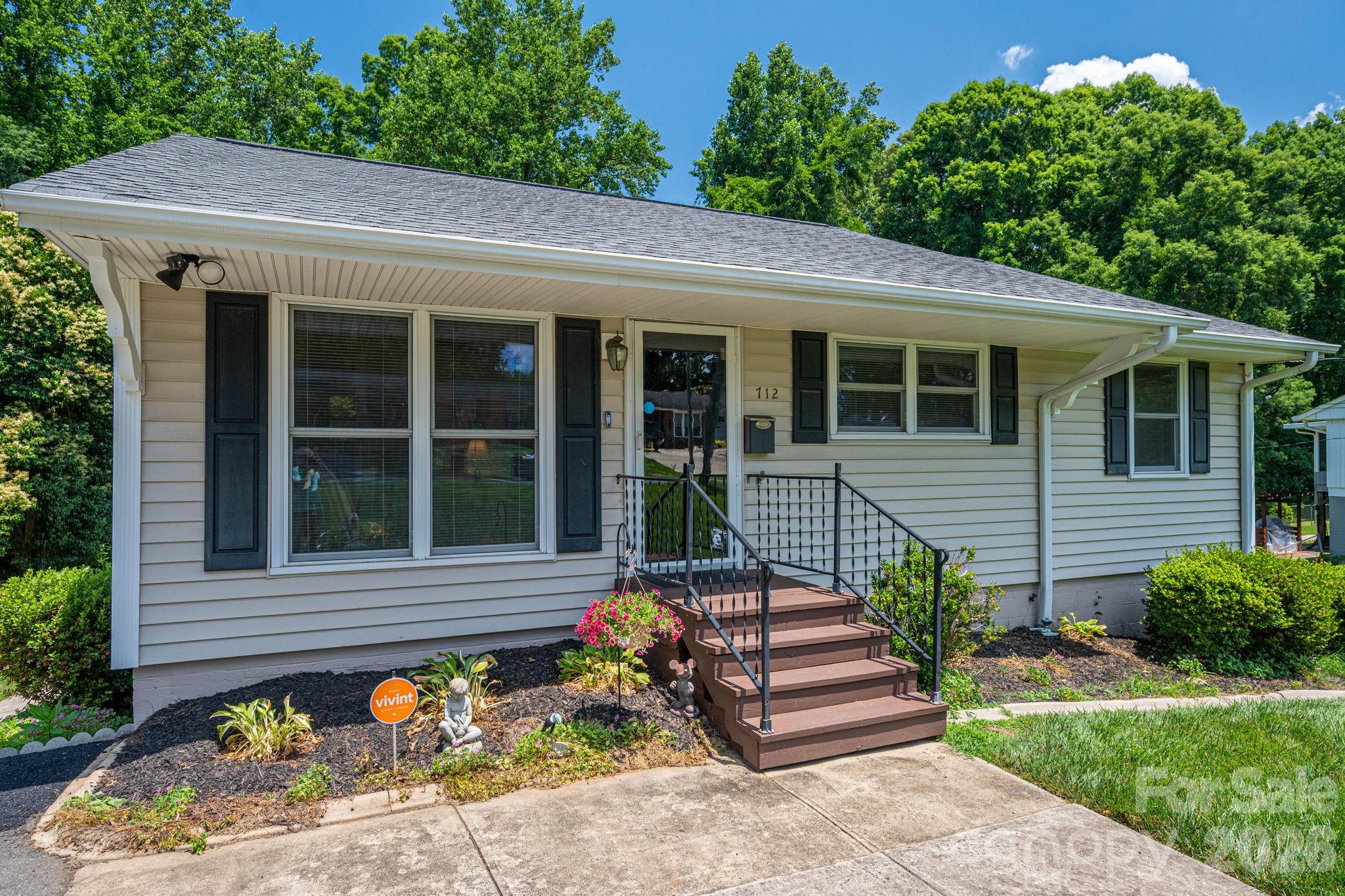 712 Crestwood Avenue — Gastonia