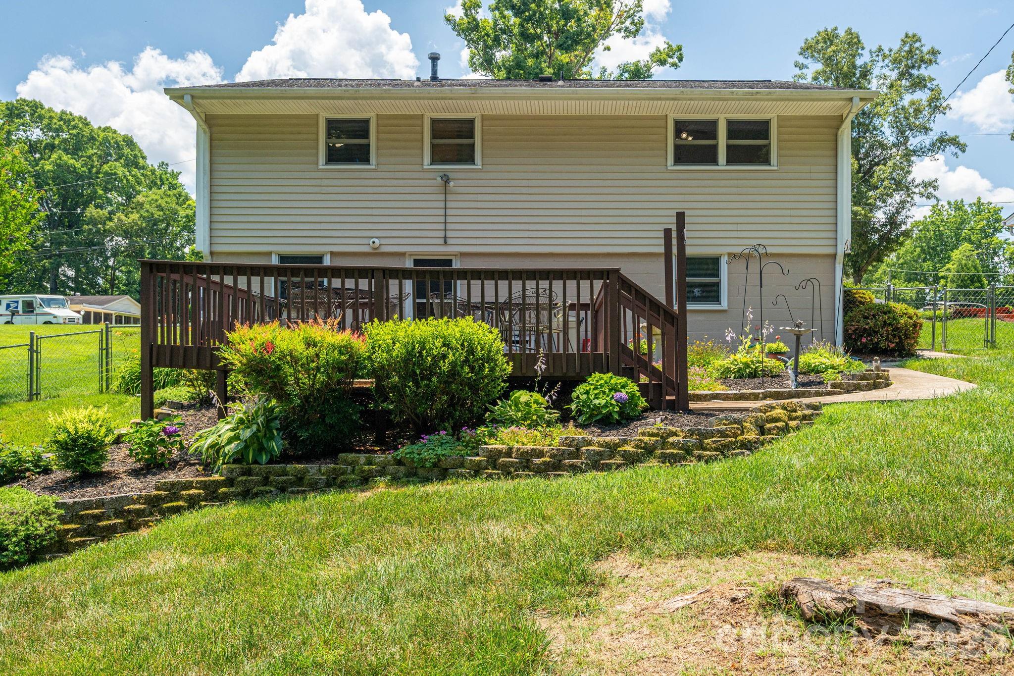 712 Crestwood Avenue — Gastonia