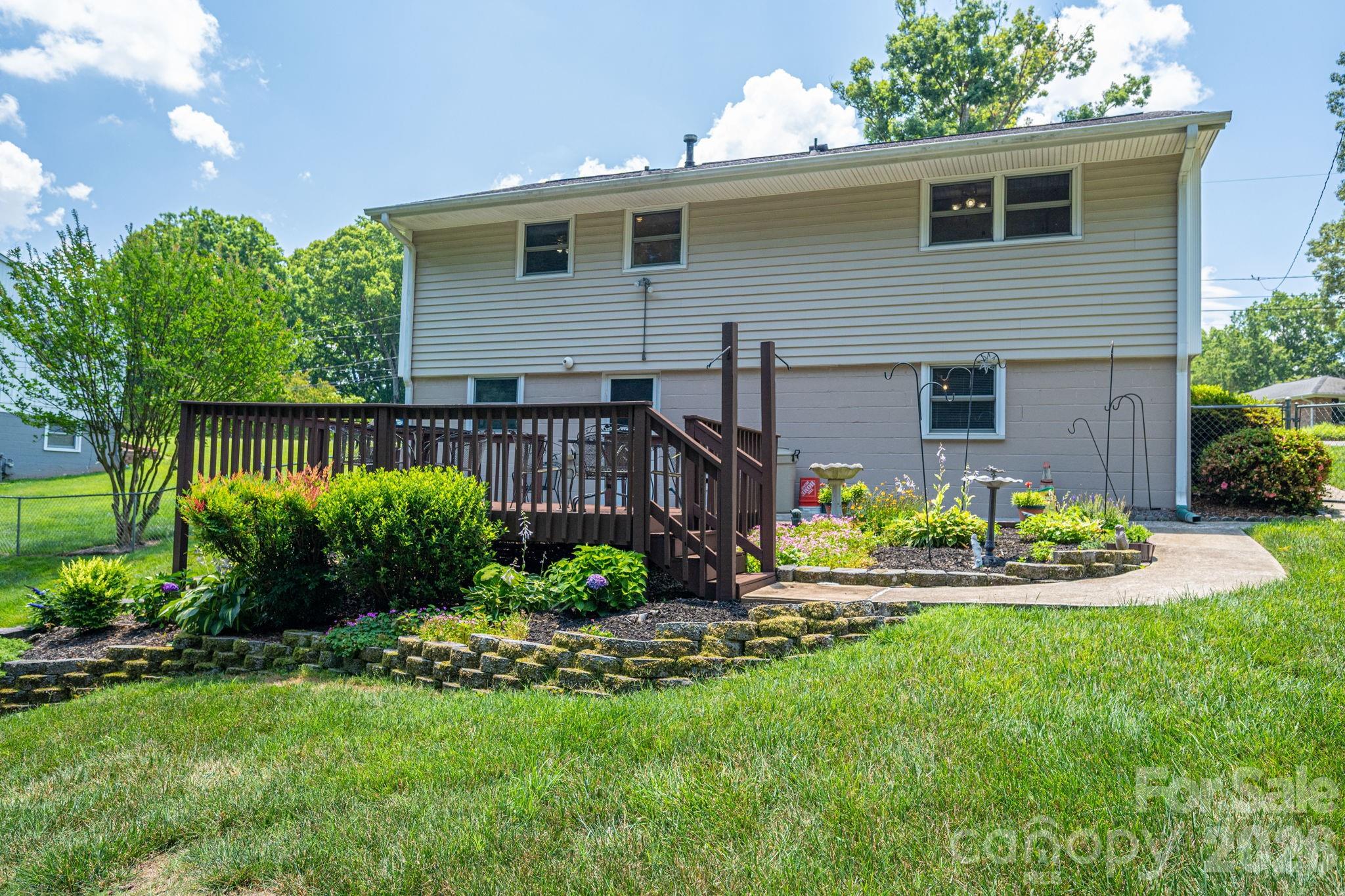 712 Crestwood Avenue — Gastonia