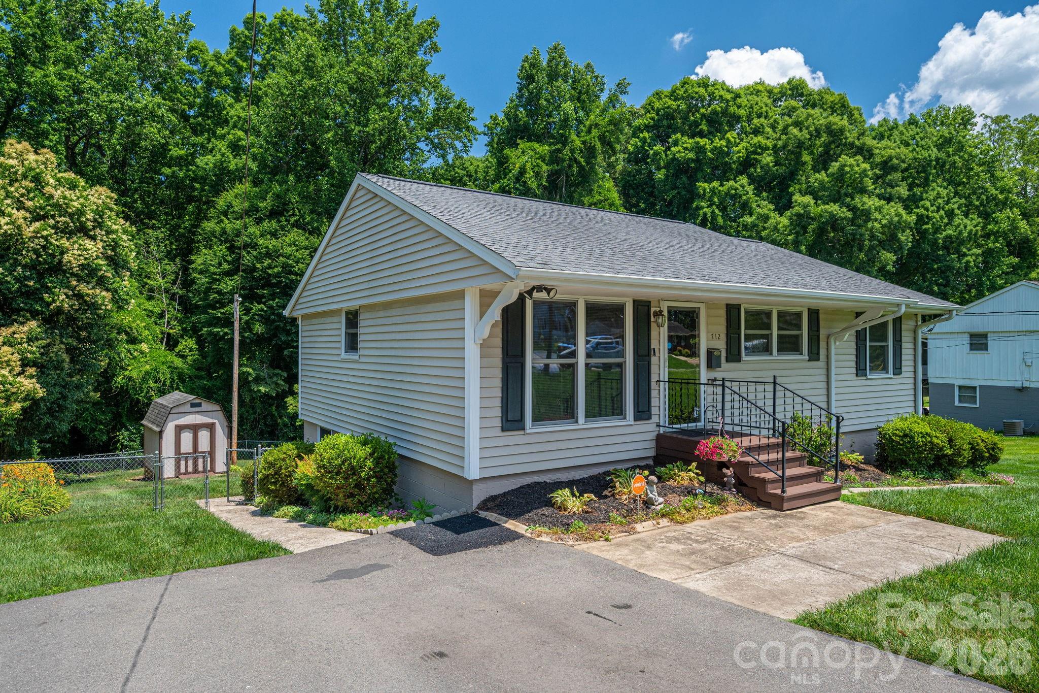 712 Crestwood Avenue — Gastonia
