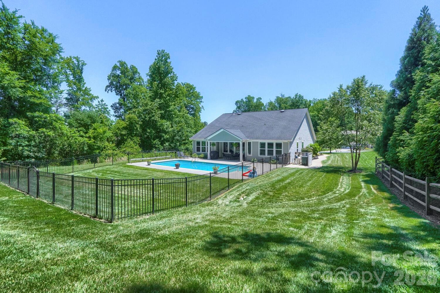 5925 Gatekeeper Lane — Mint Hill