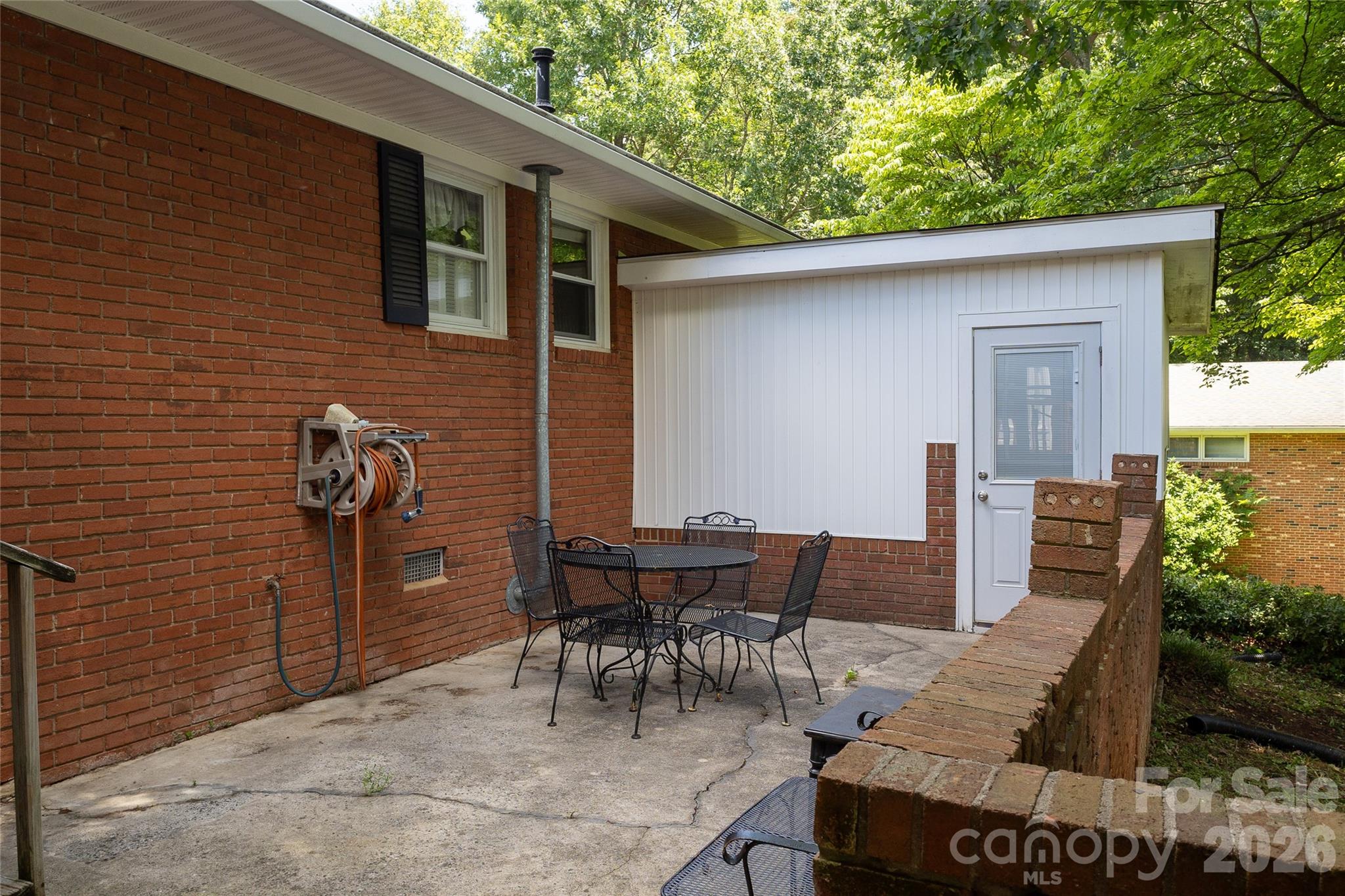 118 Amity Circle — Belmont