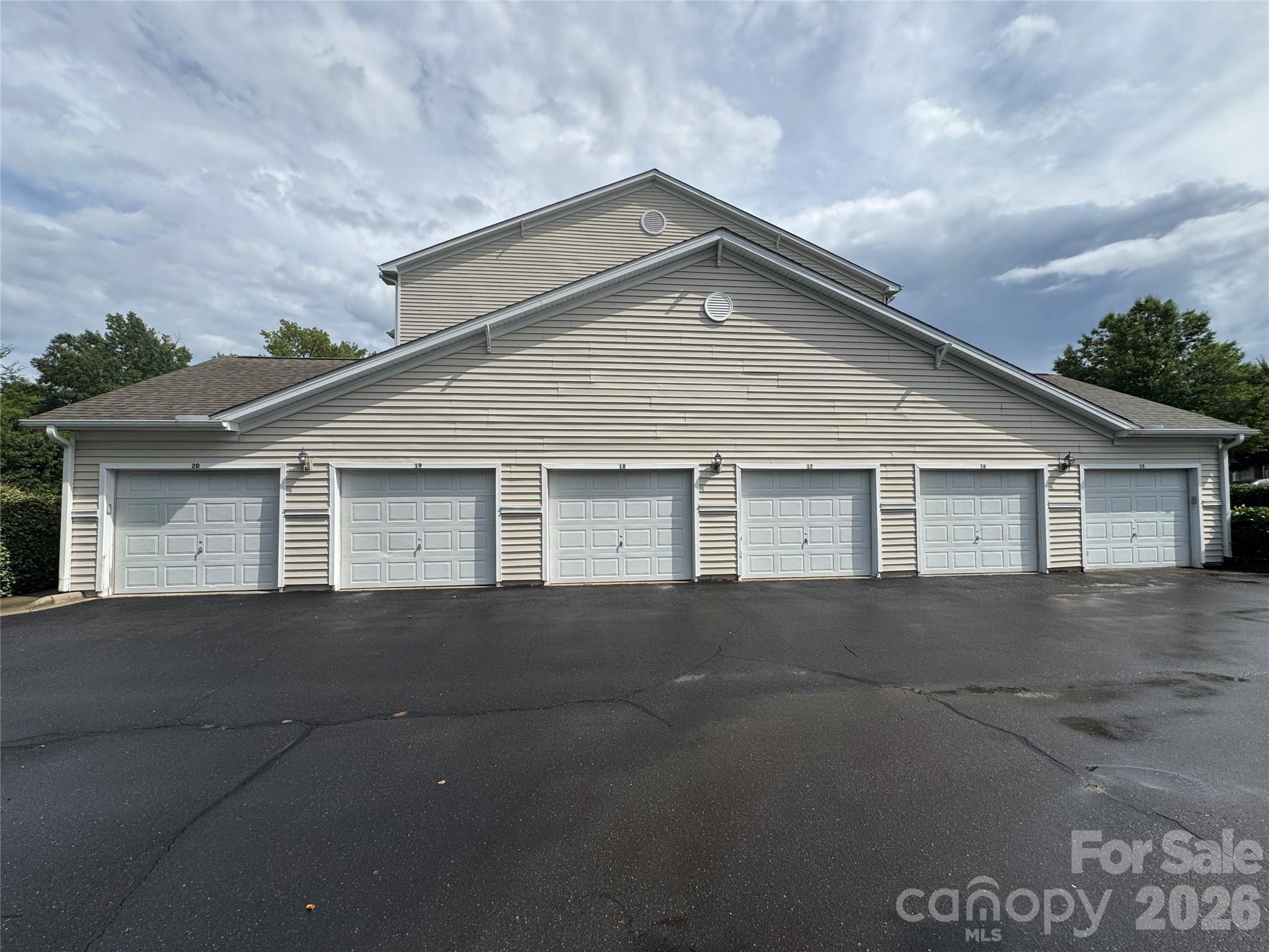 10676 Hill Point Court — Charlotte