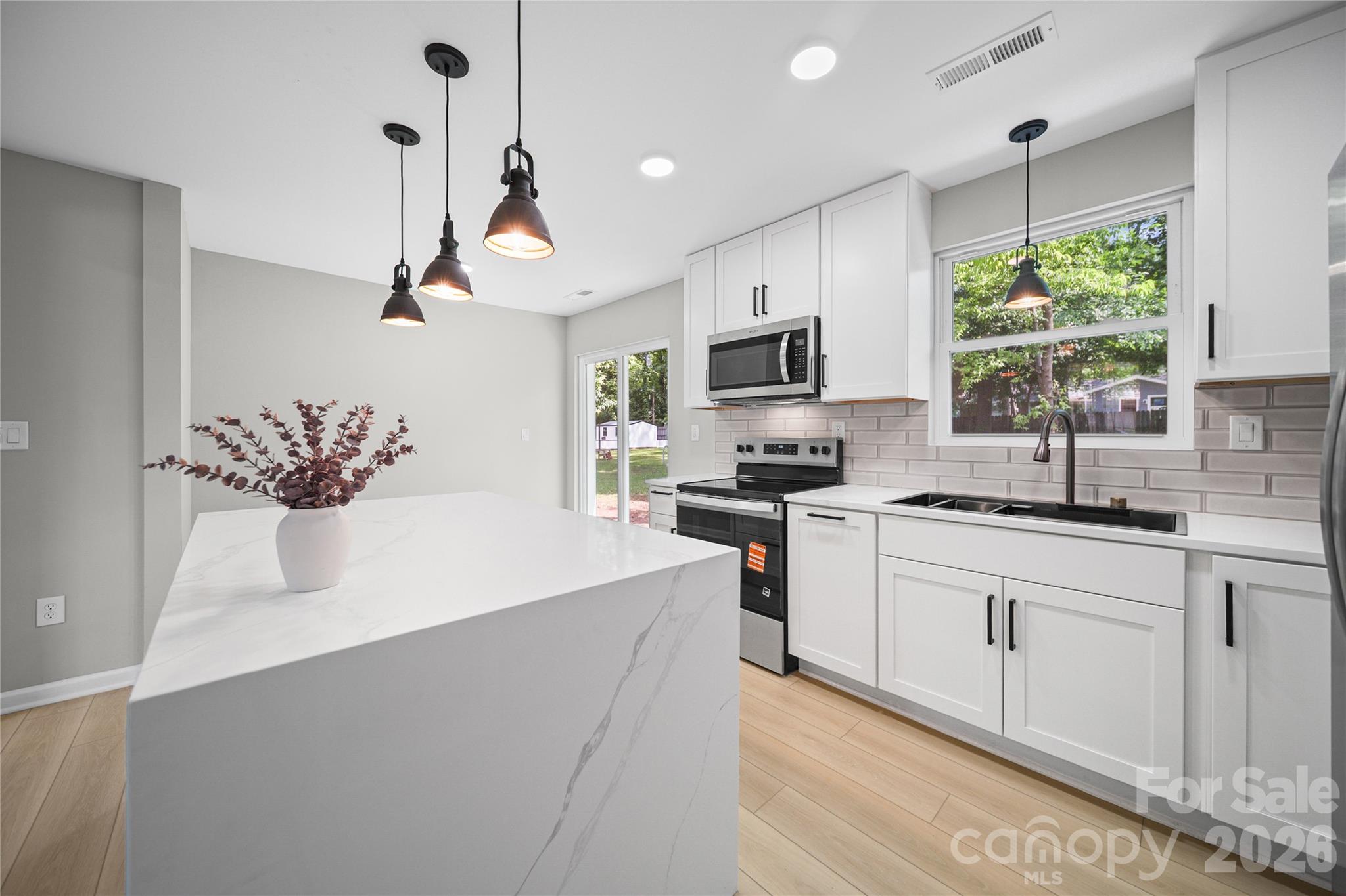 1421 Tyvola Road — Charlotte