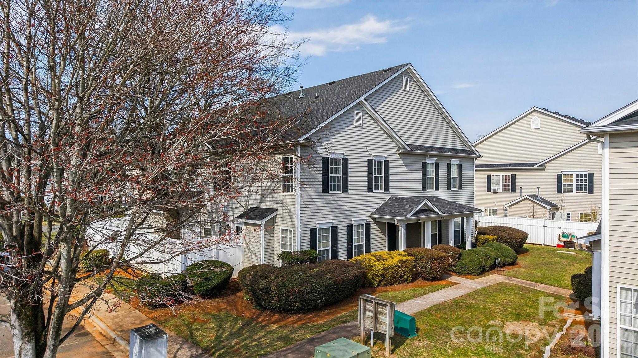 1911 Flushing Court — Charlotte
