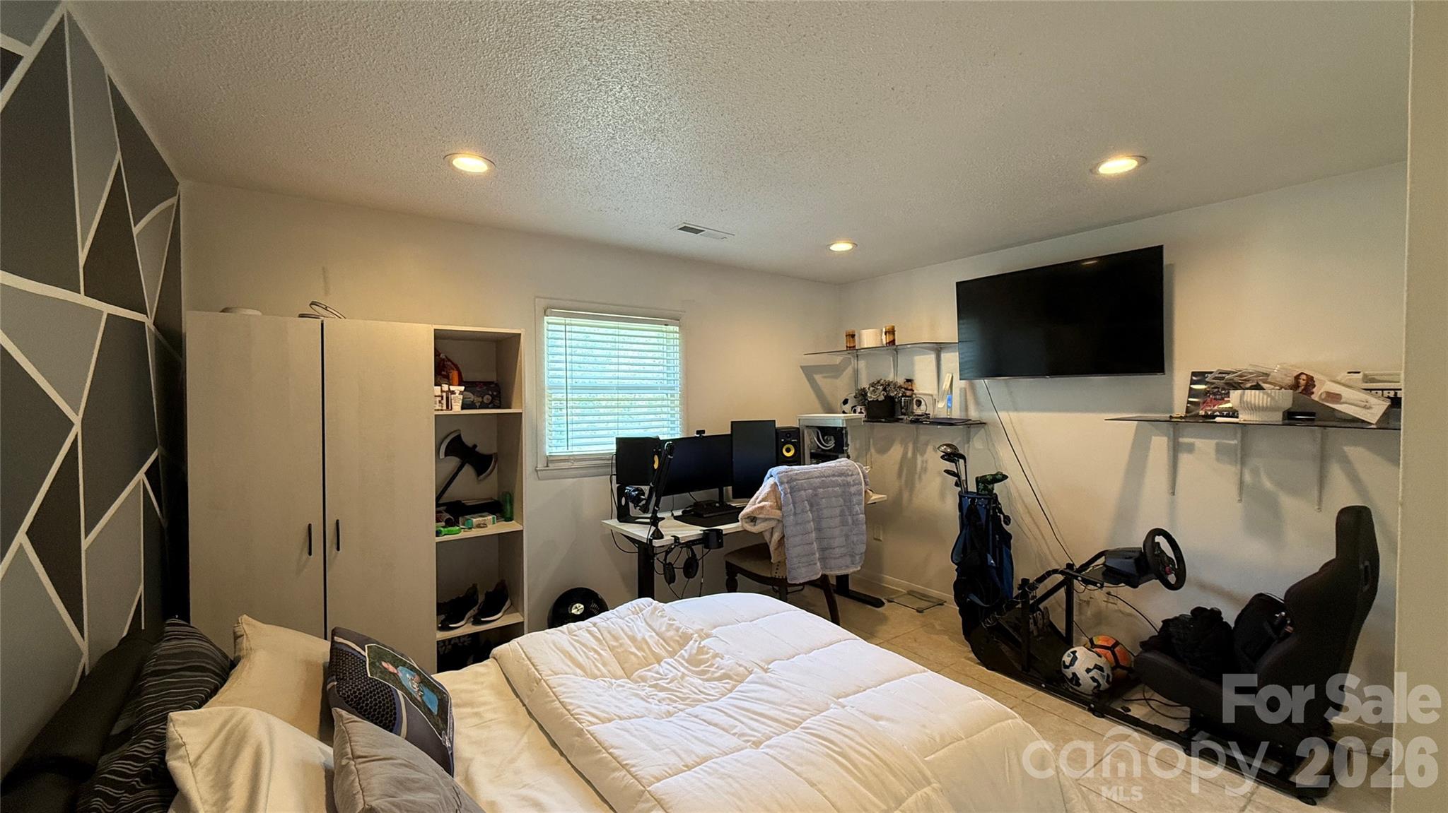172 Parkland Drive — Forest City