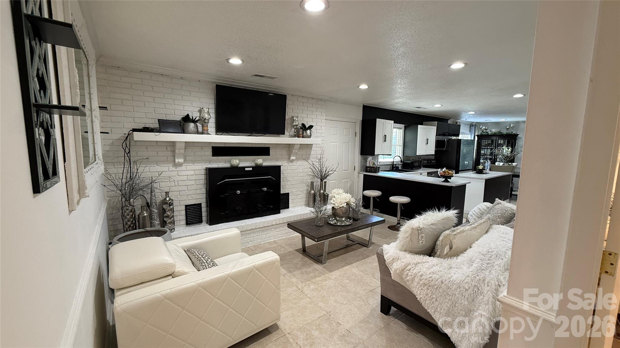 172 Parkland Drive — Forest City