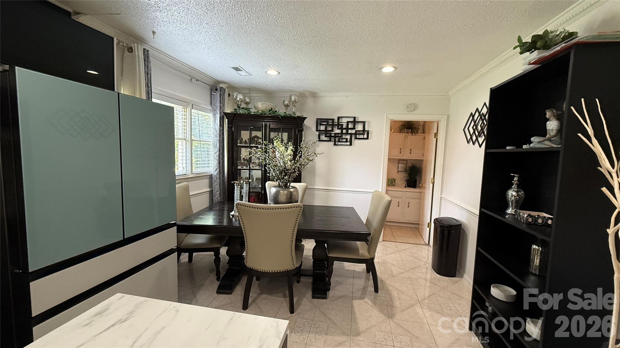 172 Parkland Drive — Forest City