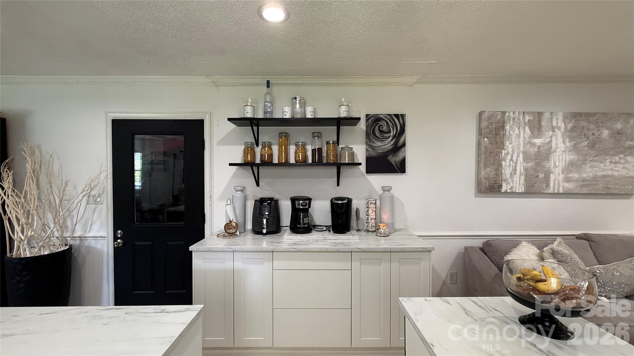 172 Parkland Drive — Forest City