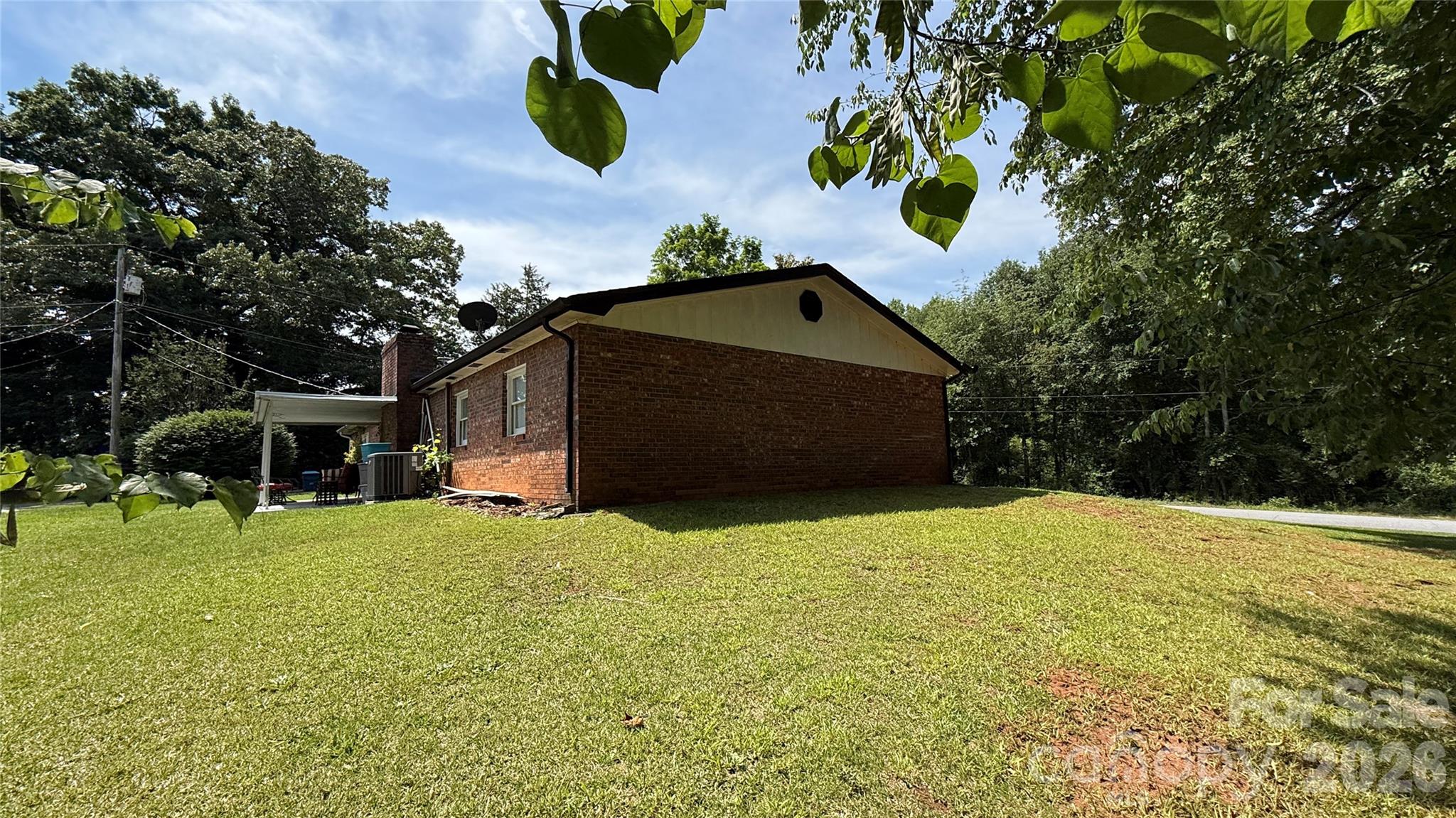 172 Parkland Drive — Forest City