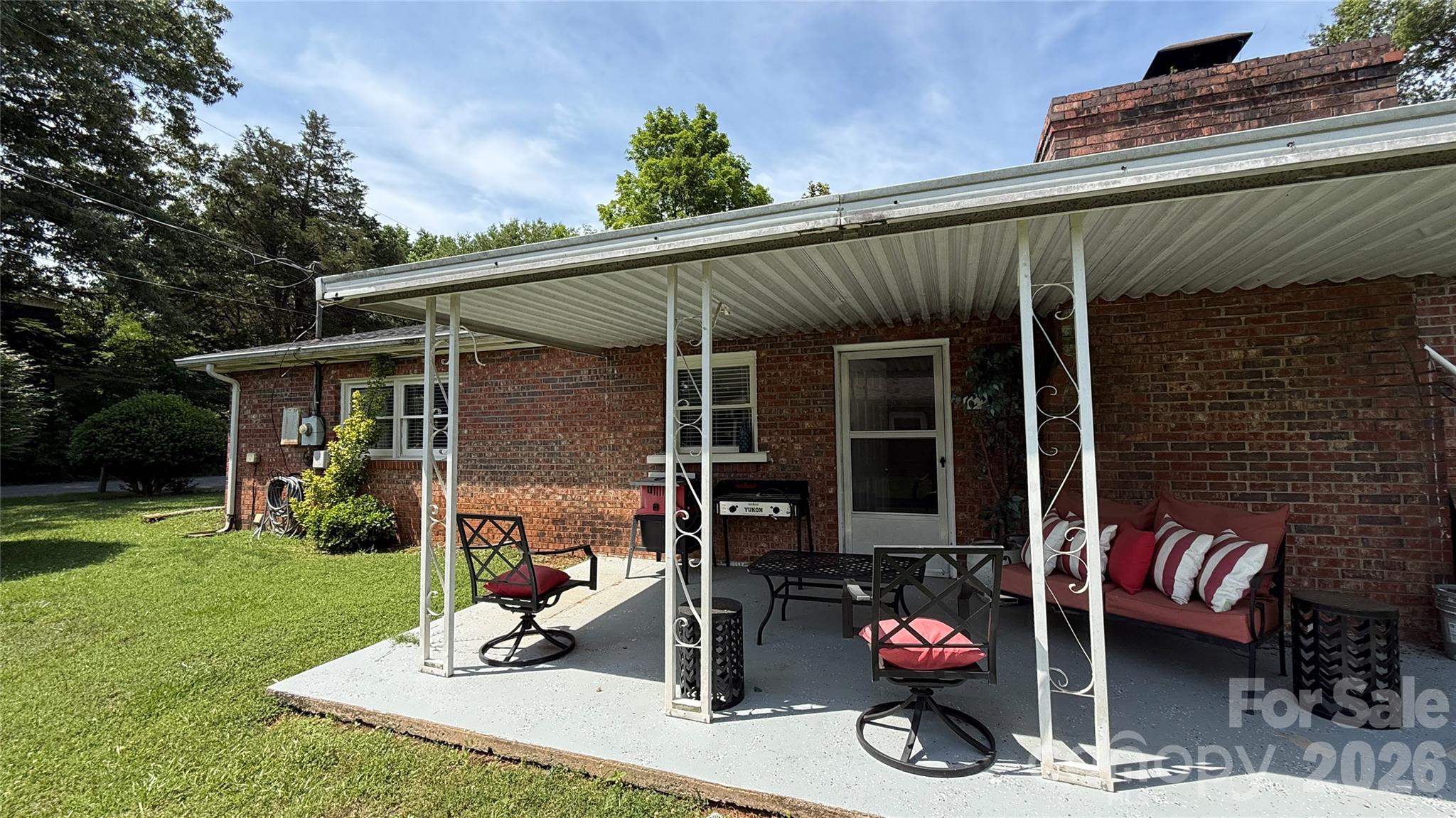 172 Parkland Drive — Forest City