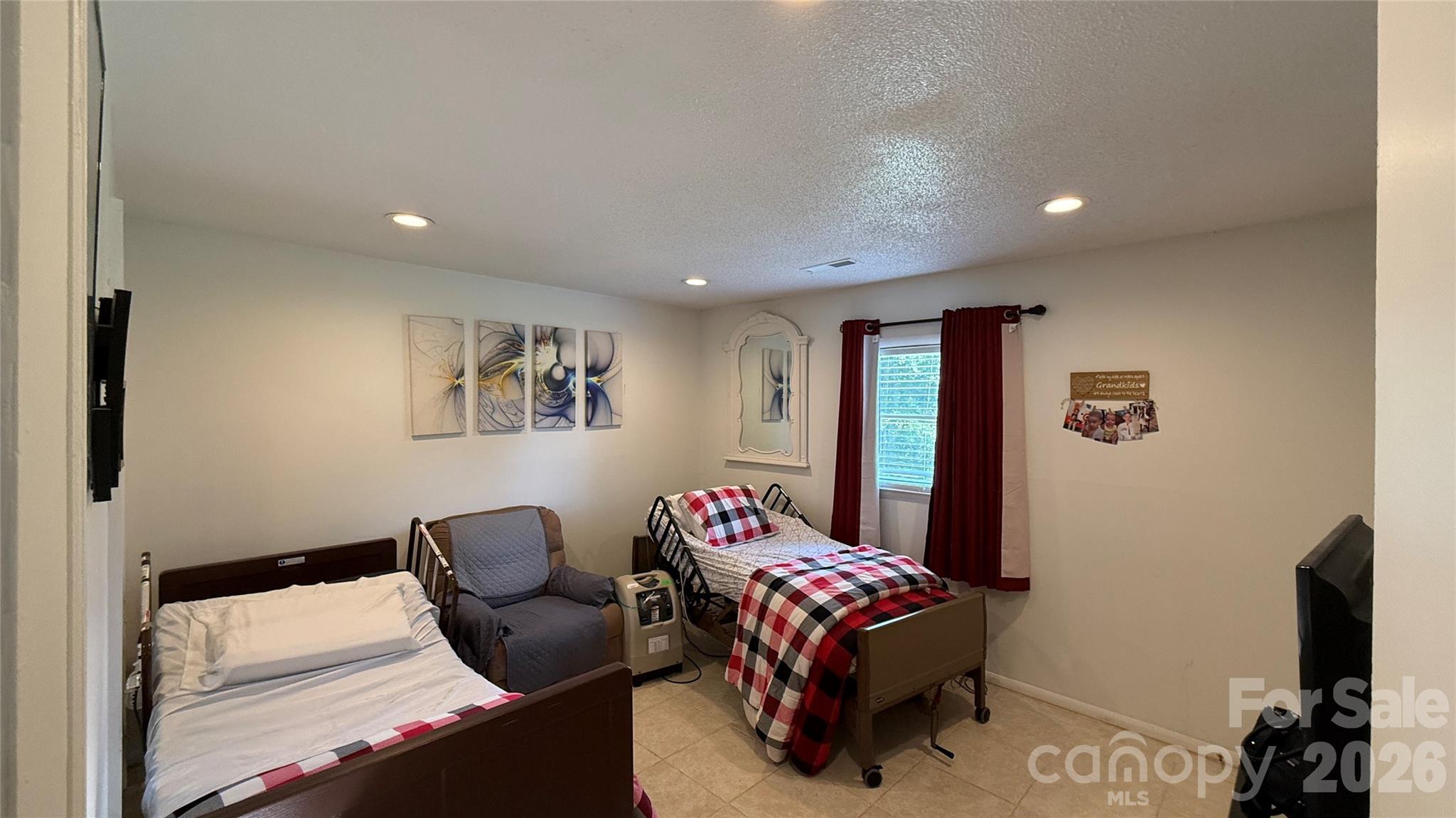 172 Parkland Drive — Forest City