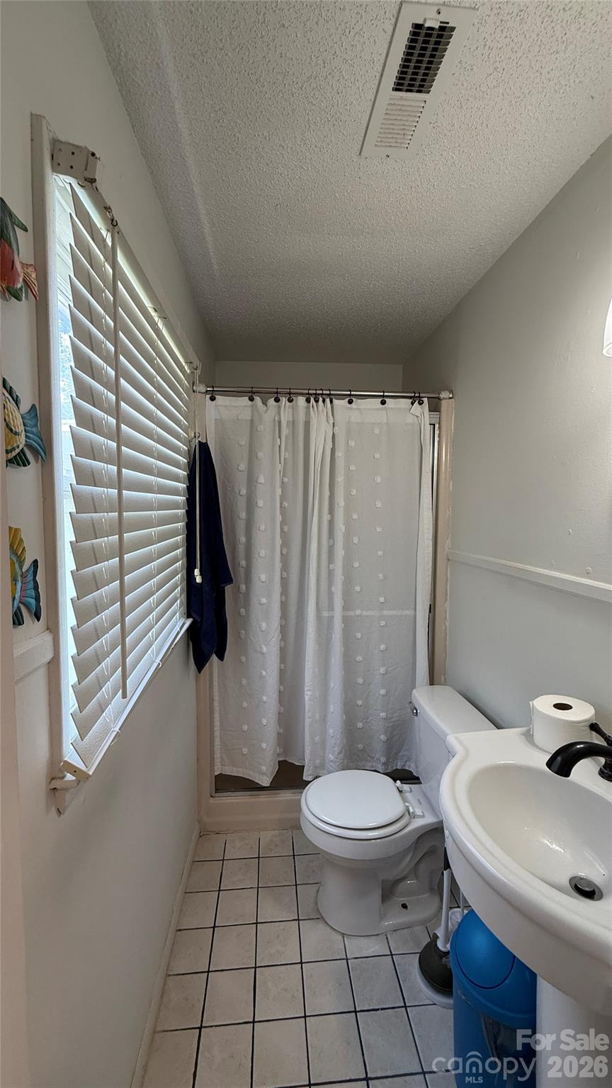 172 Parkland Drive — Forest City