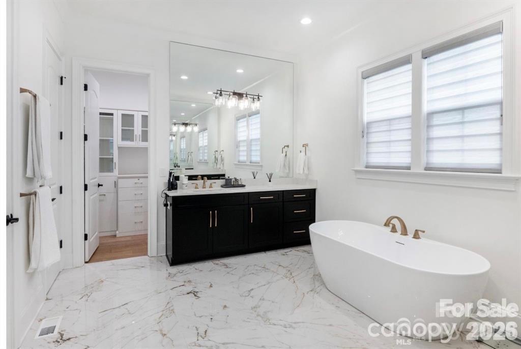 6020 Camile Court — Charlotte