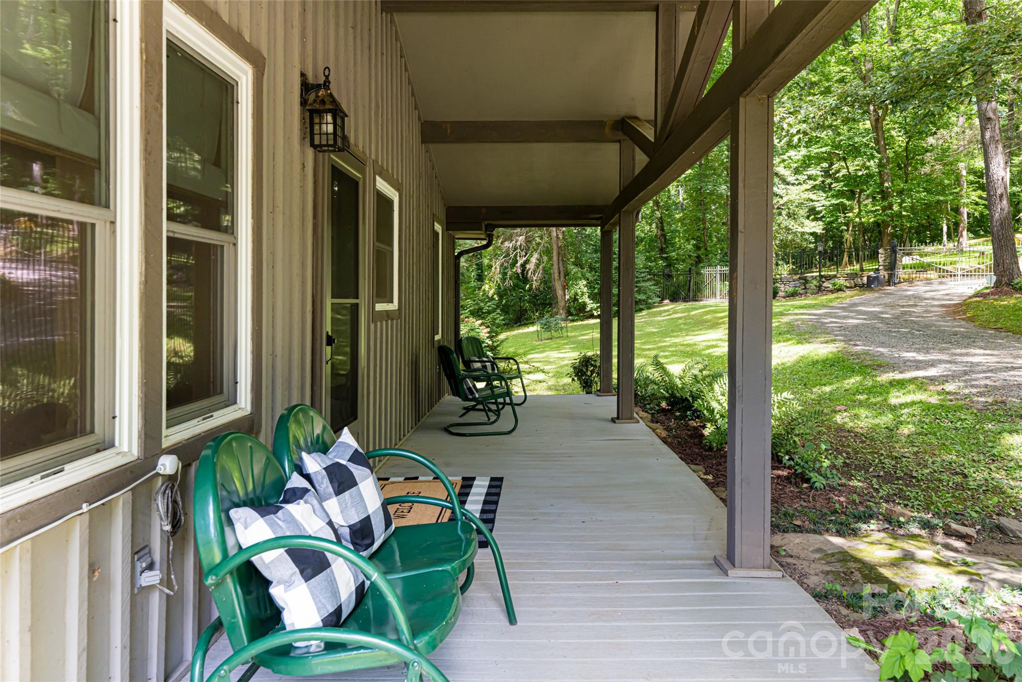 711 Shawnee Trail — Asheville