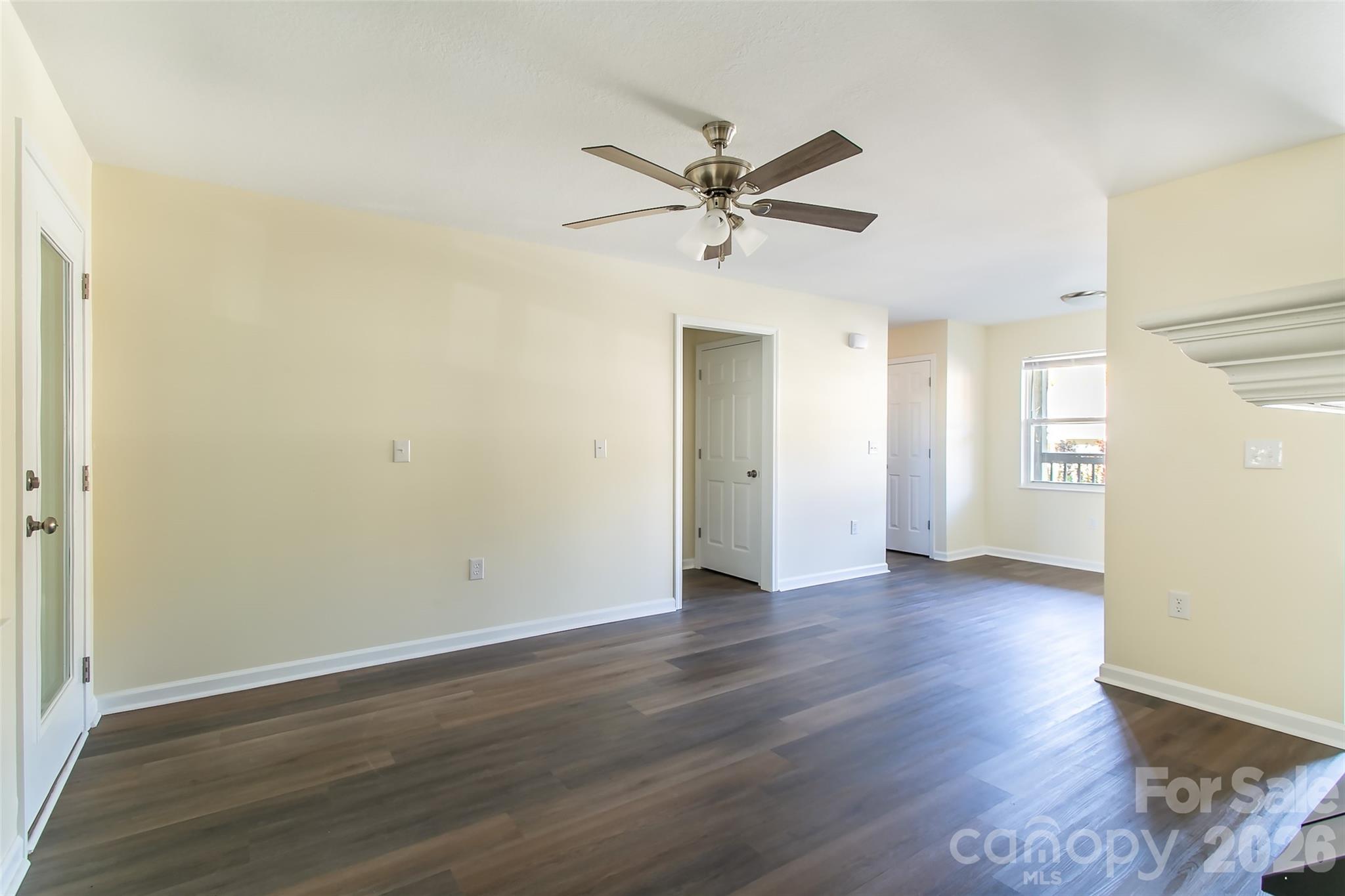 605 Carlyle Way — Asheville