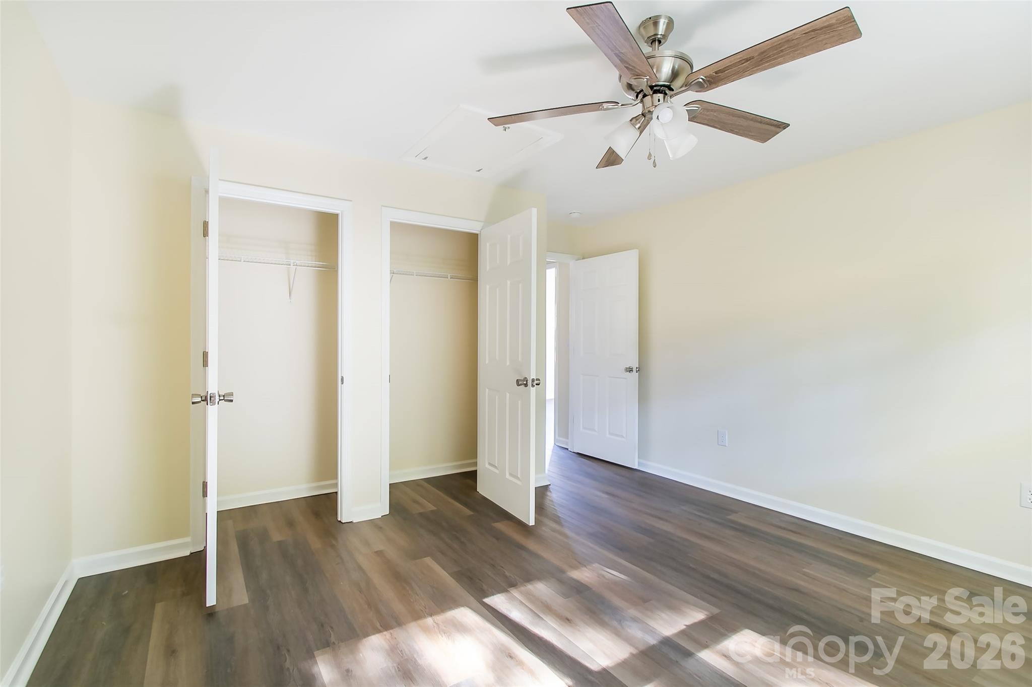 605 Carlyle Way — Asheville