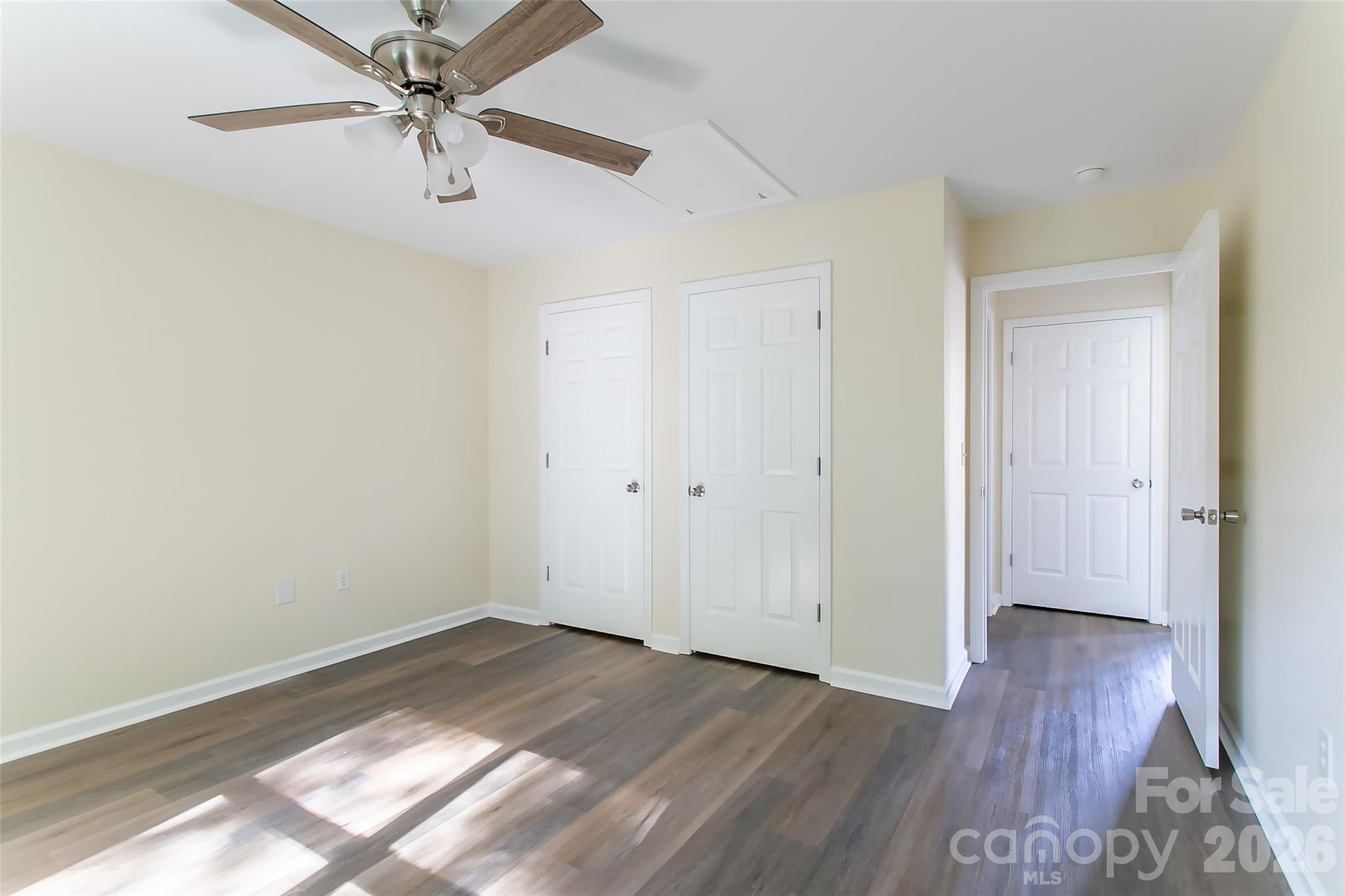 605 Carlyle Way — Asheville
