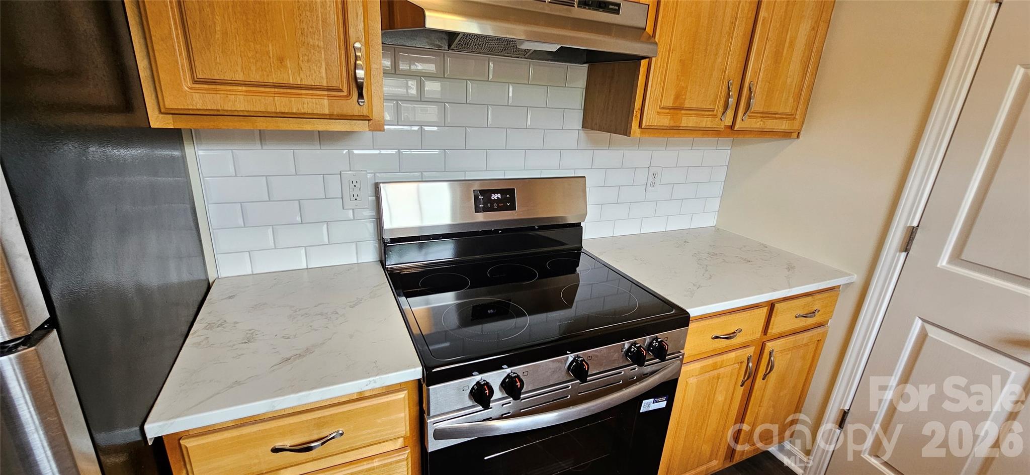605 Carlyle Way — Asheville