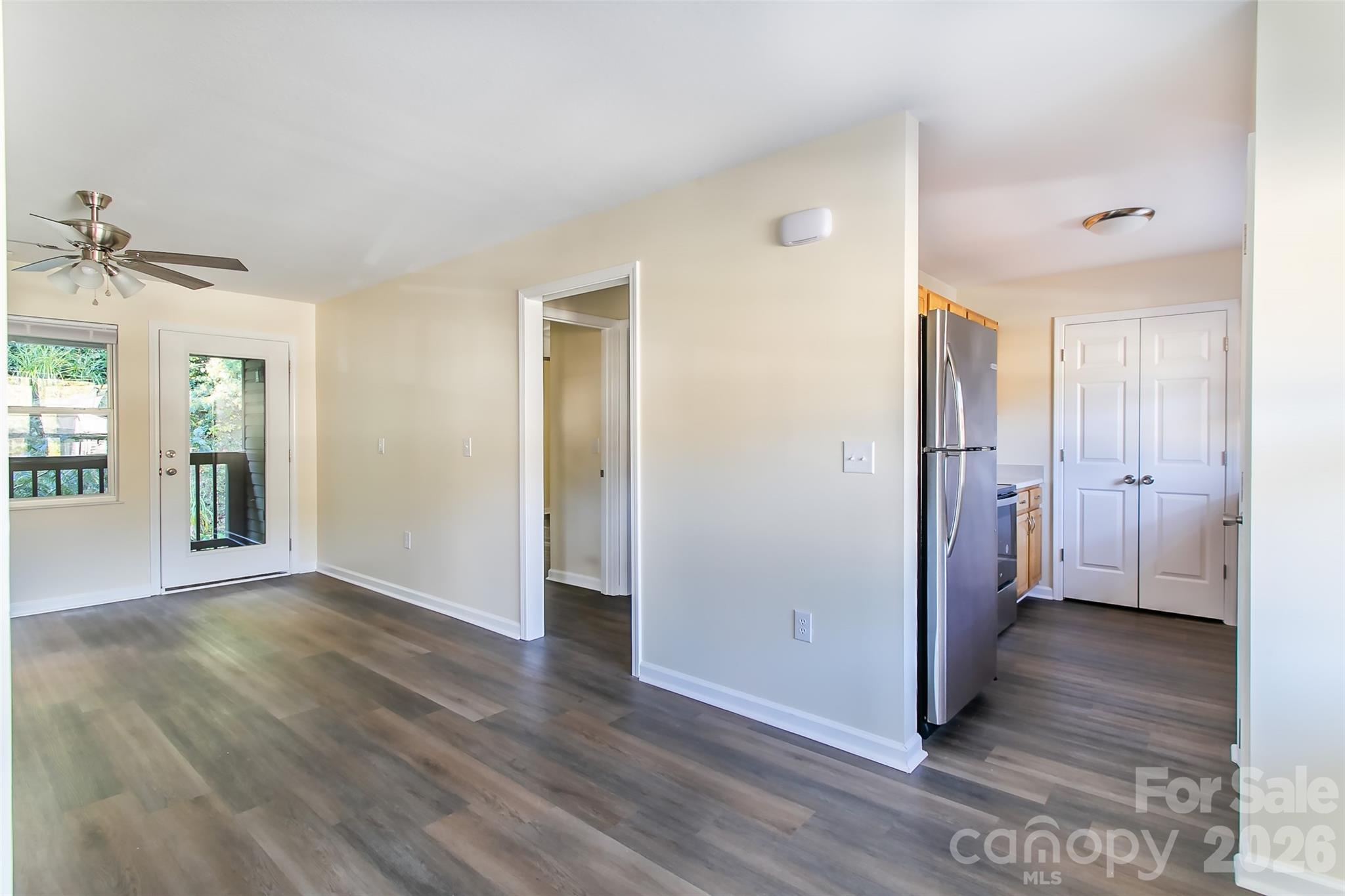 605 Carlyle Way — Asheville