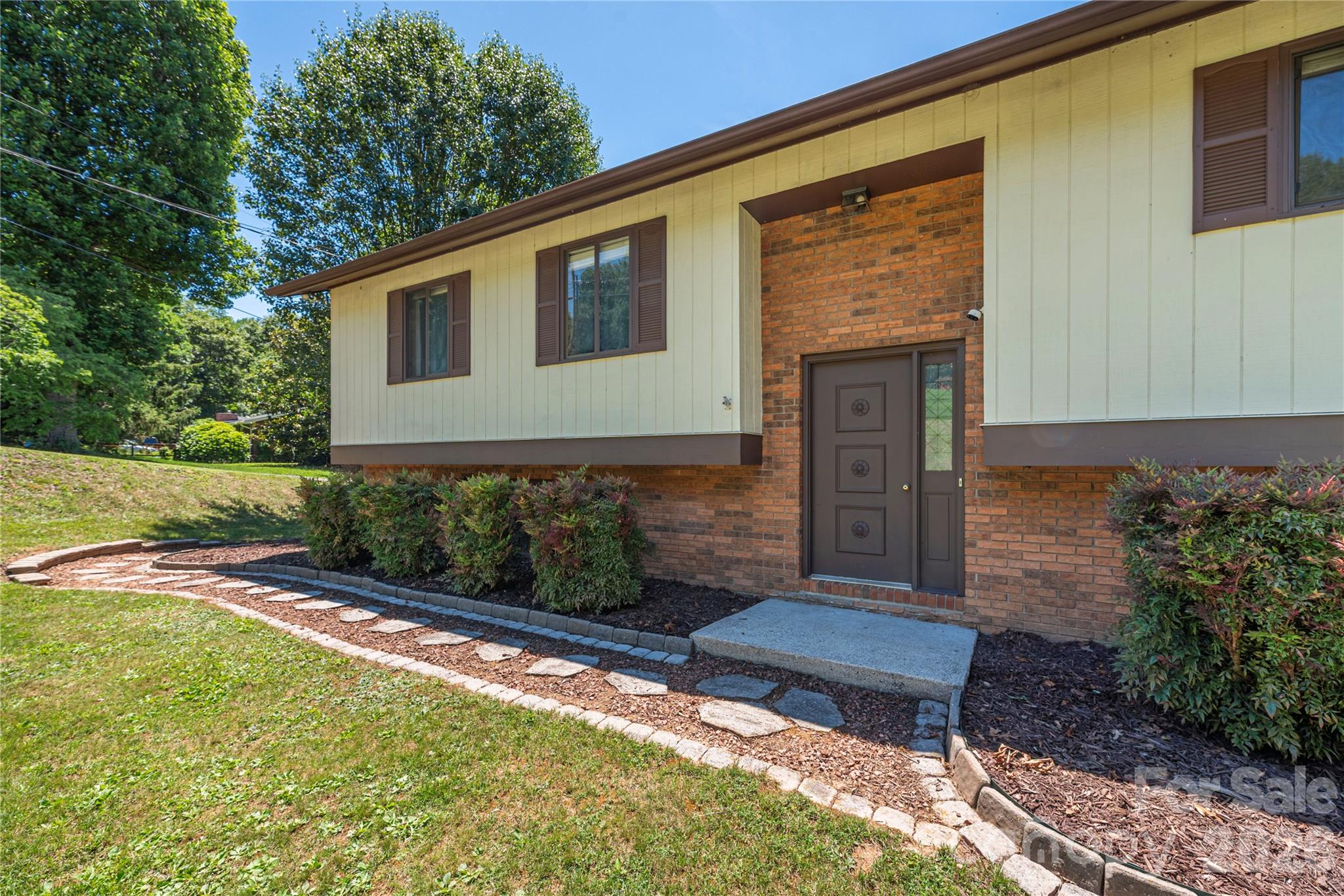 99 Young Drive — Candler