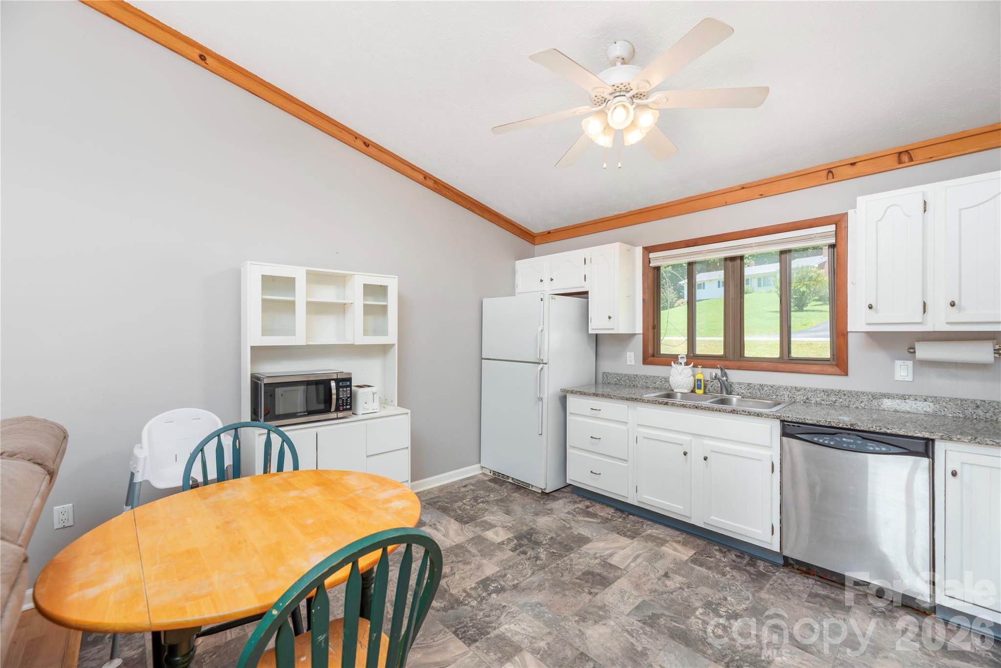 99 Young Drive — Candler