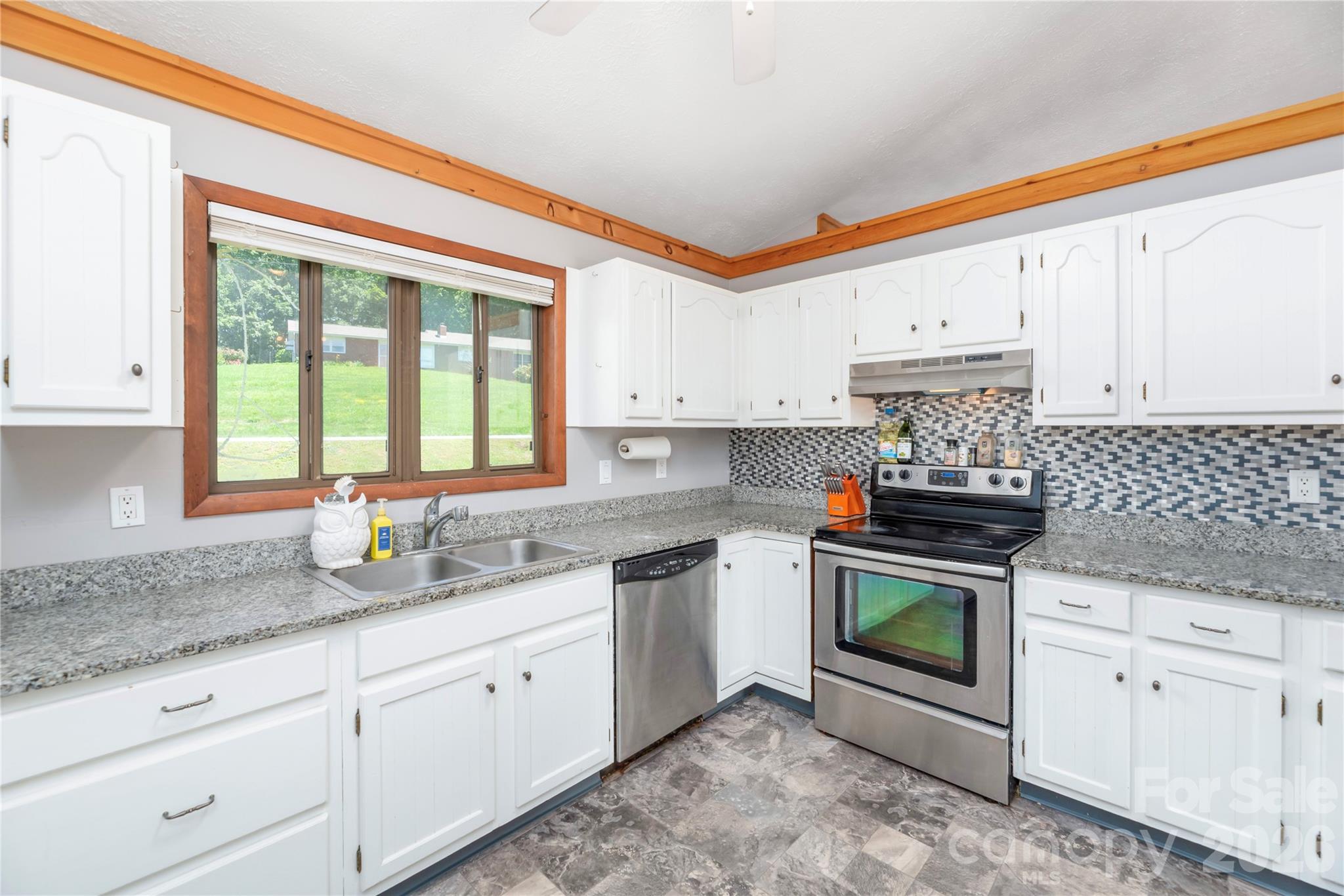 99 Young Drive — Candler